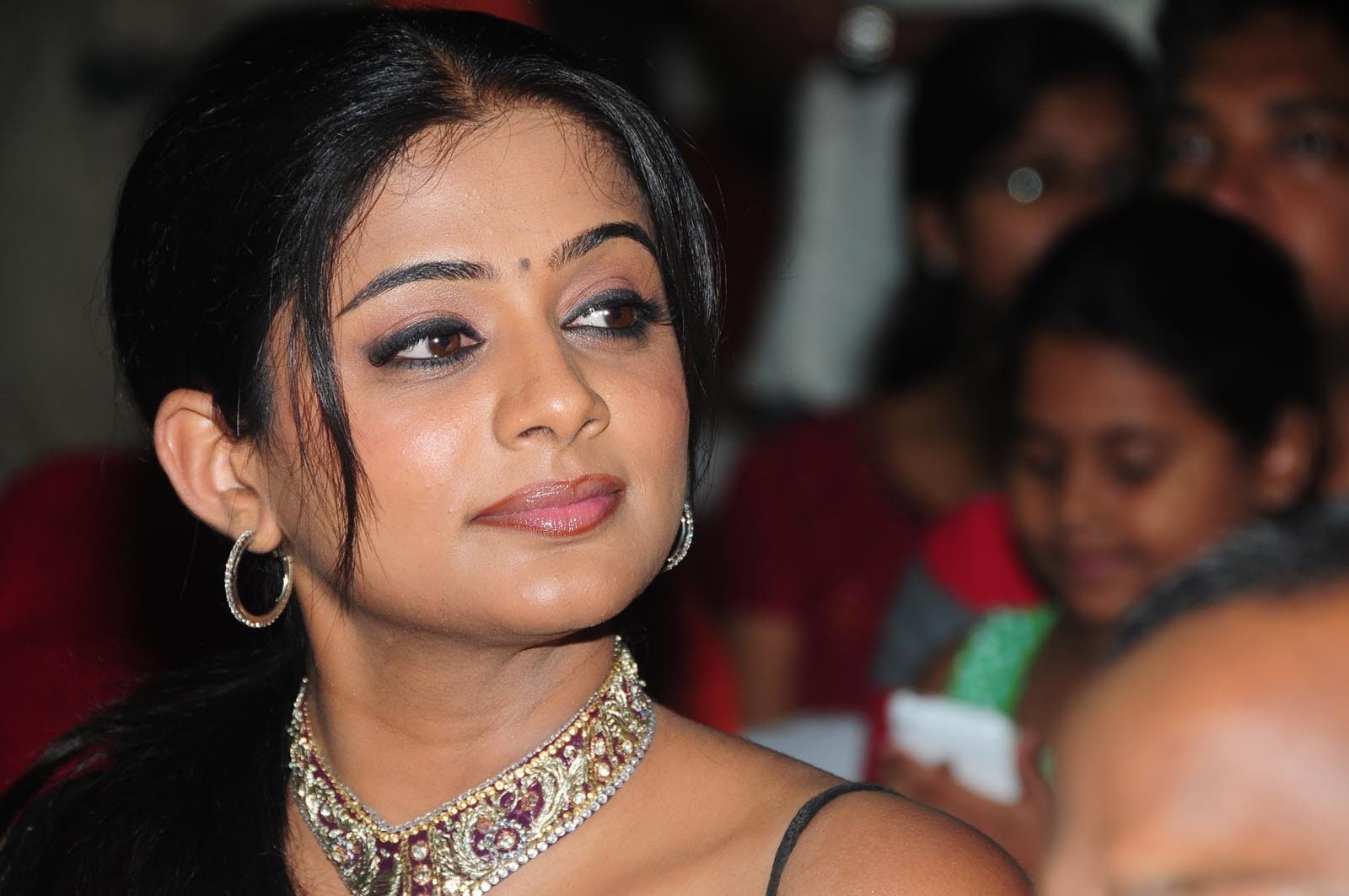 720P, priyamani, HD Wallpaper