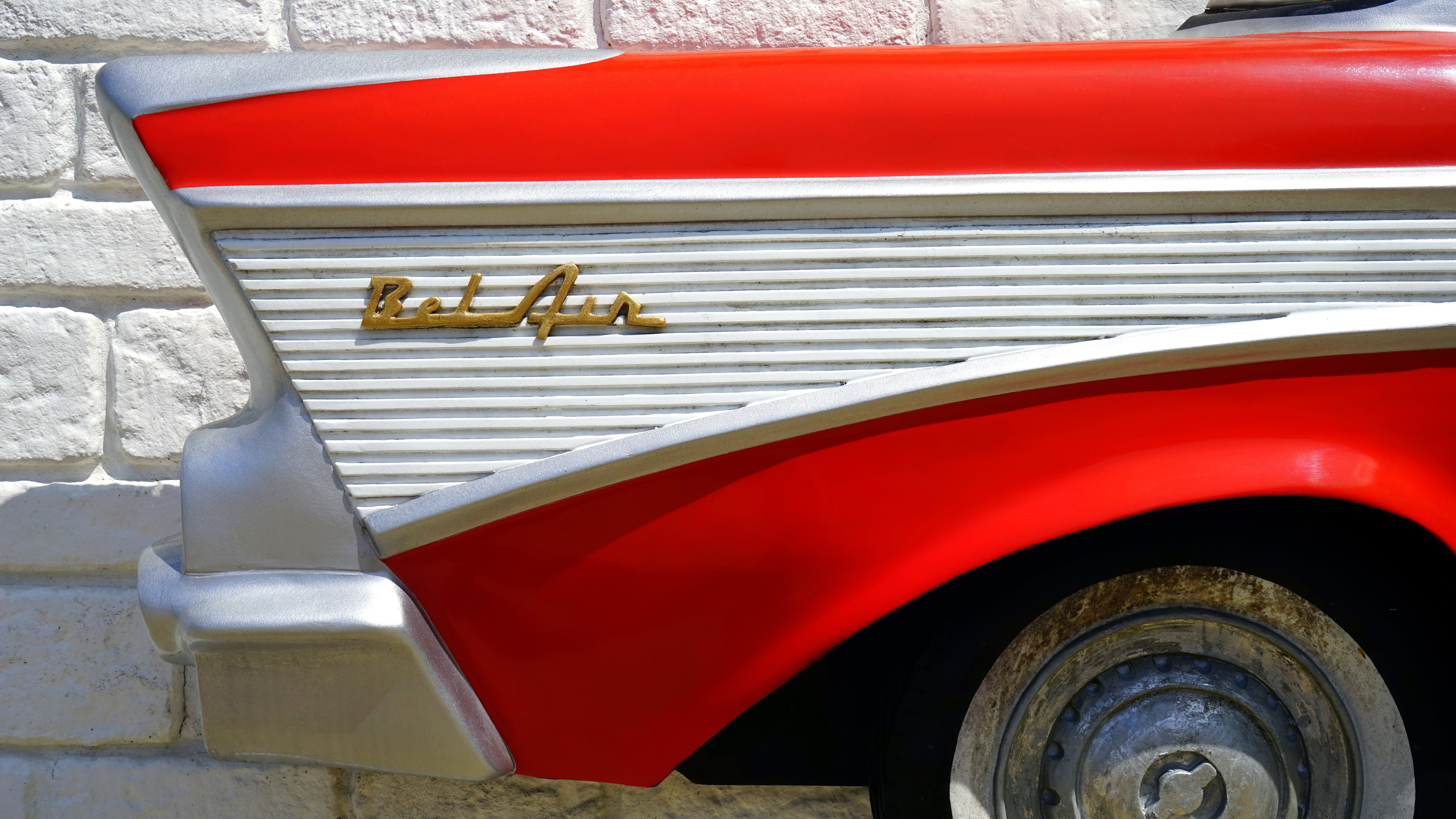 elvis presley, chrome, no people, luxury, musical, vintage car, travel, rock music, outdoors, retro styled, mode of transportation, metal, automobile, rock, HD Wallpaper