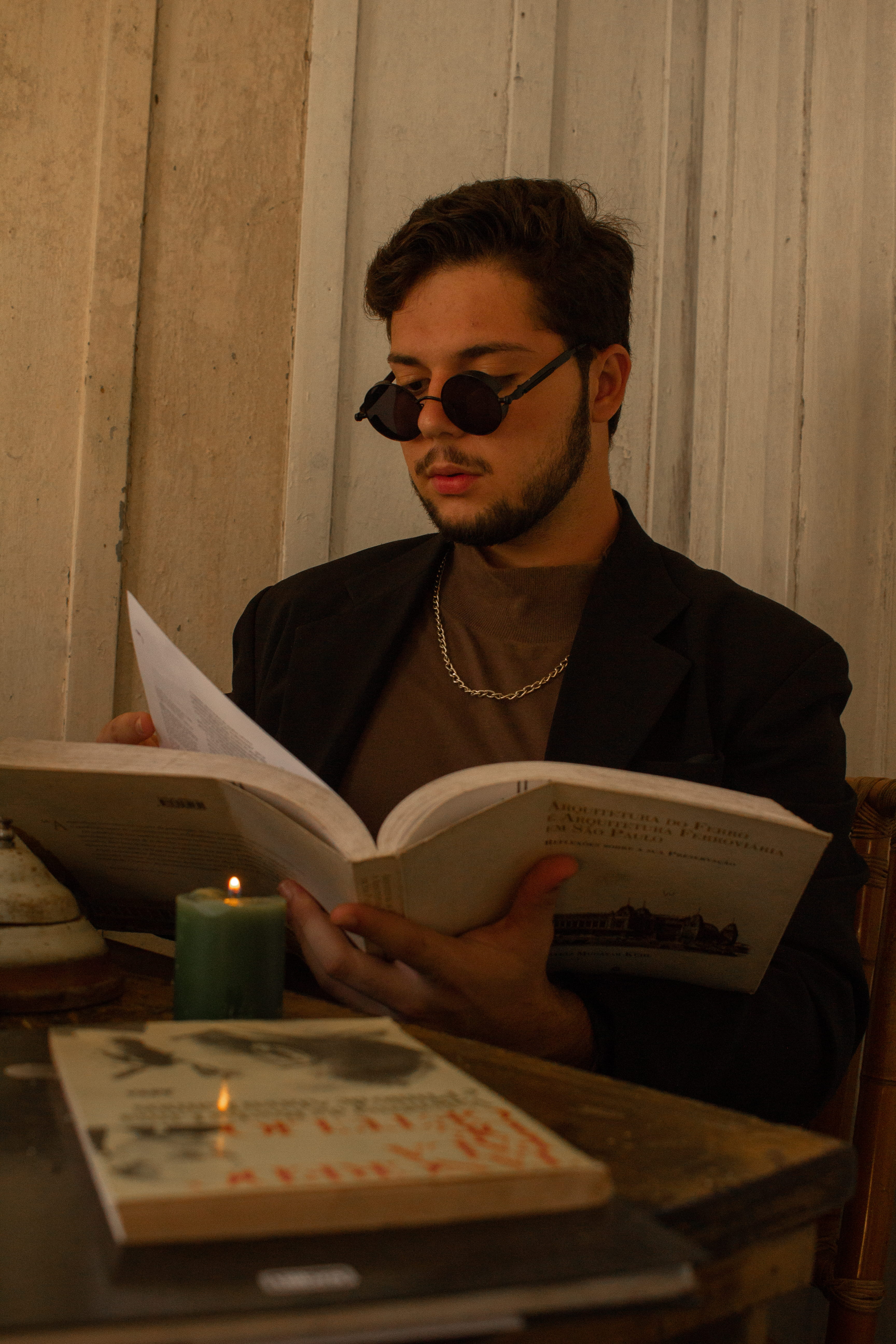 knowledge, publication, fashion, adult, leisure activity, table, facial hair, education, young men, books, inside, relaxation, portrait, read, learning, Phone HD Wallpaper