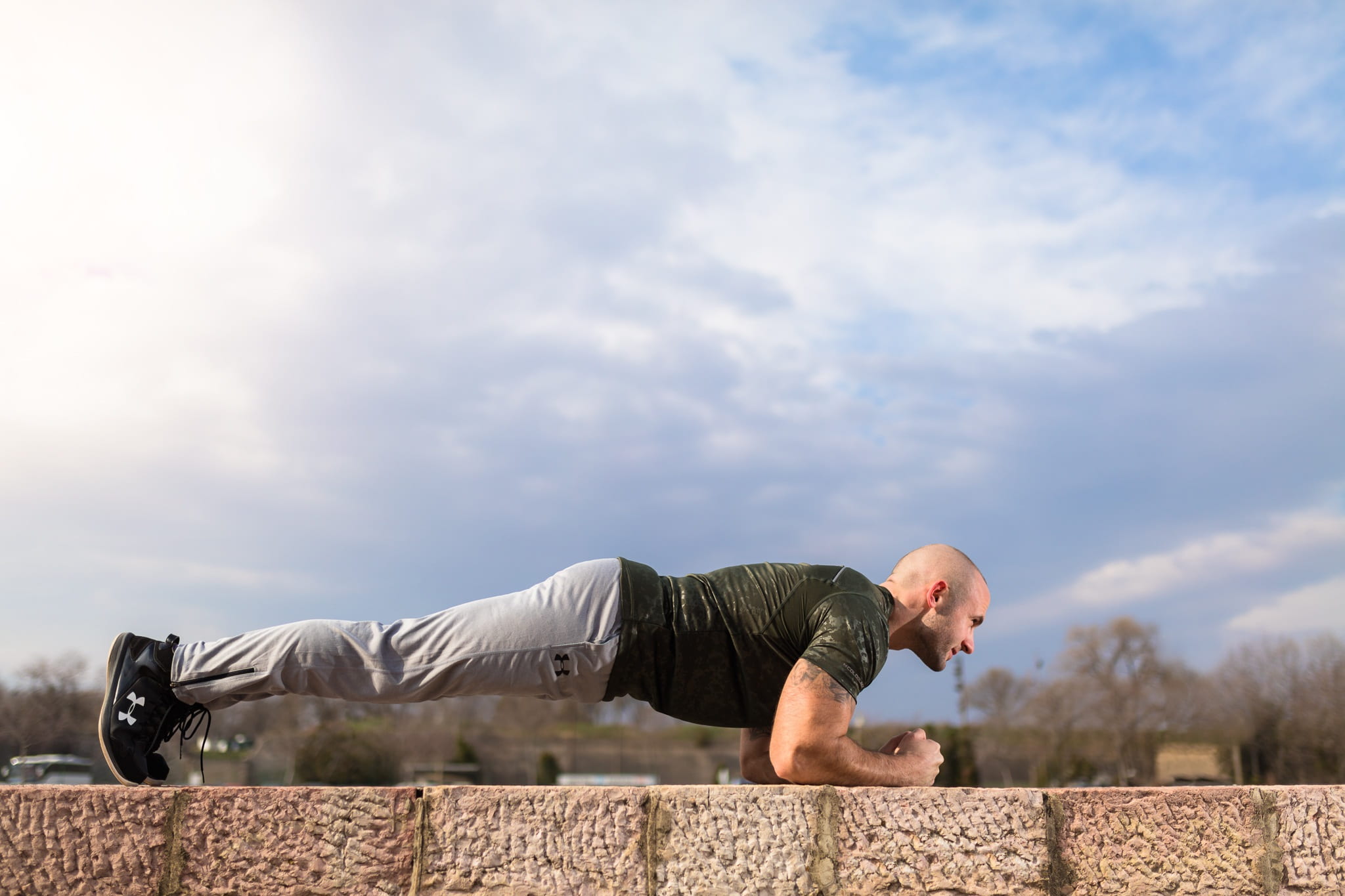 abs, relaxation, 1080P, sport, lifestyles, workout, sky, fitness, human body part, fit, adult, muscular build, healthy lifestyle, push, bodybuilding, leisure activity, HD Wallpaper