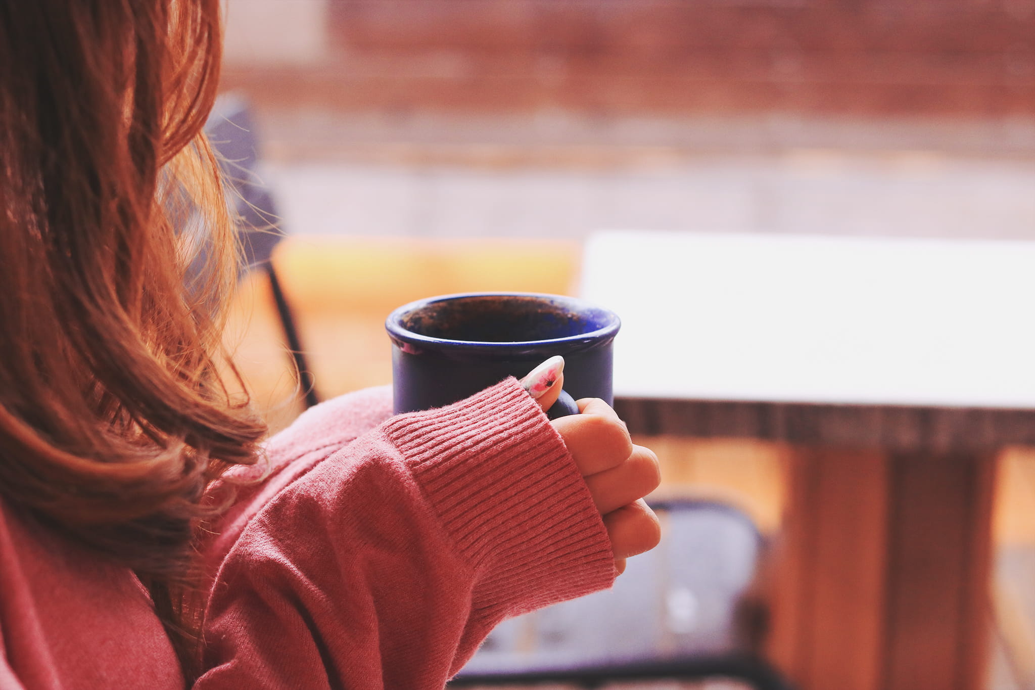 adults only, beautiful, coffee - Drink, outdoors, adult, beauty, hand, only women, caucasian Ethnicity, one woman only, jacket, tea, tea cup, women, people, HD Wallpaper