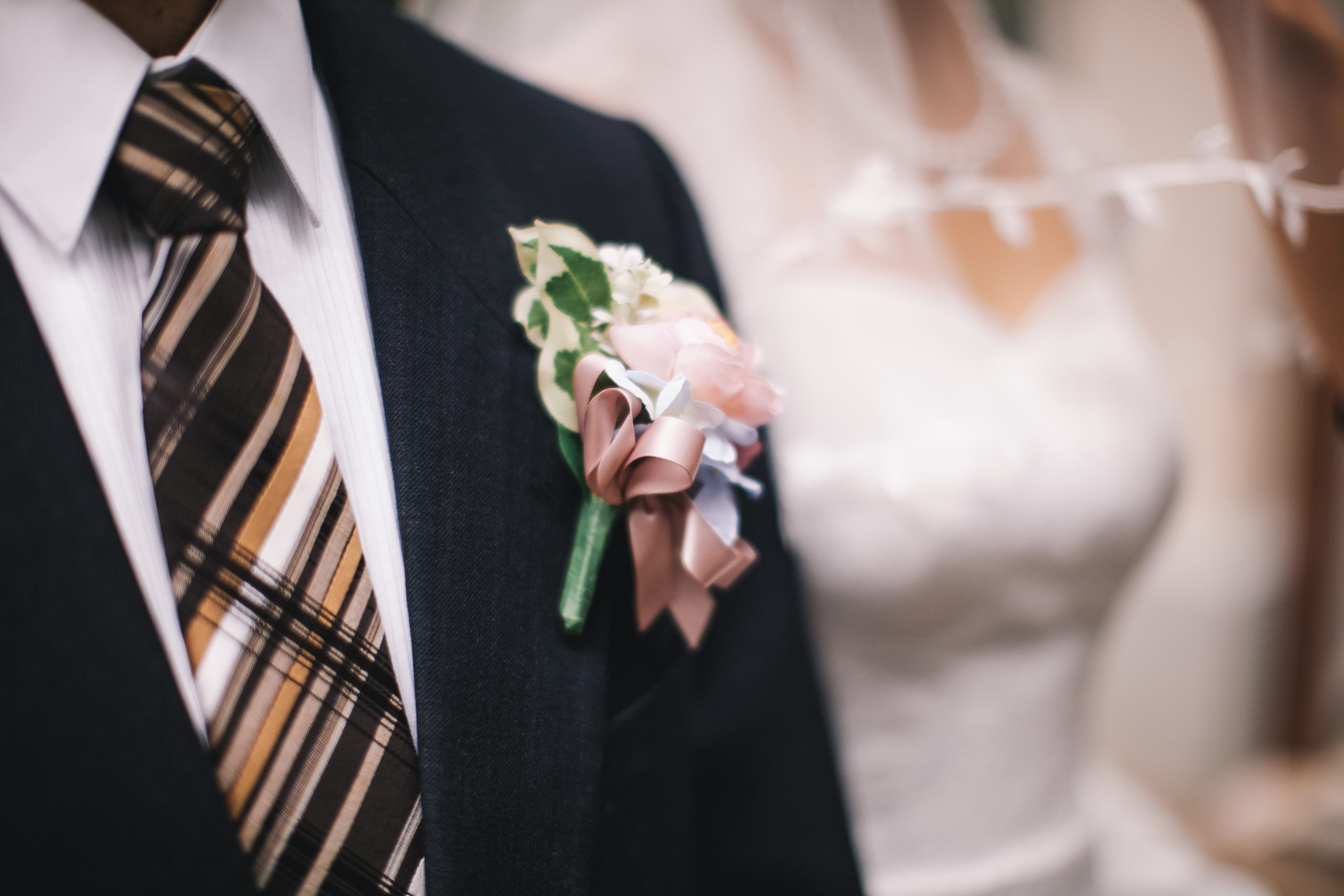 holding, love, suit, 5K, flower, positive emotion, romance, hand, menswear, bride, togetherness, elegant, well-dressed, midsection, blur, married, engagement, HD Wallpaper