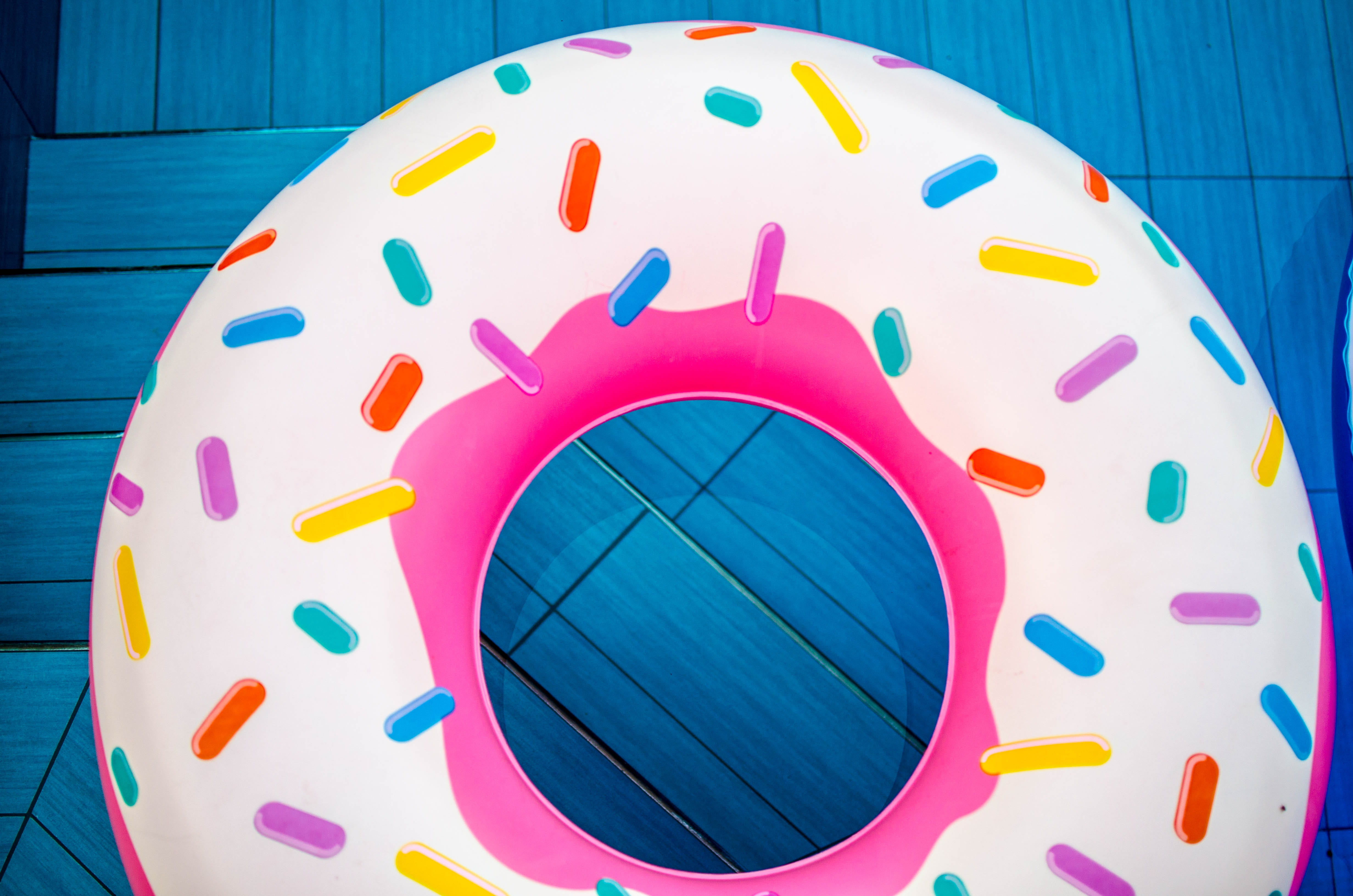 pink color, round, doughnut, polka dot, swim, red, still life, floater, 4K, illustration, multicolored, food, wood, donut, geometric shape, turquoise colored, HD Wallpaper
