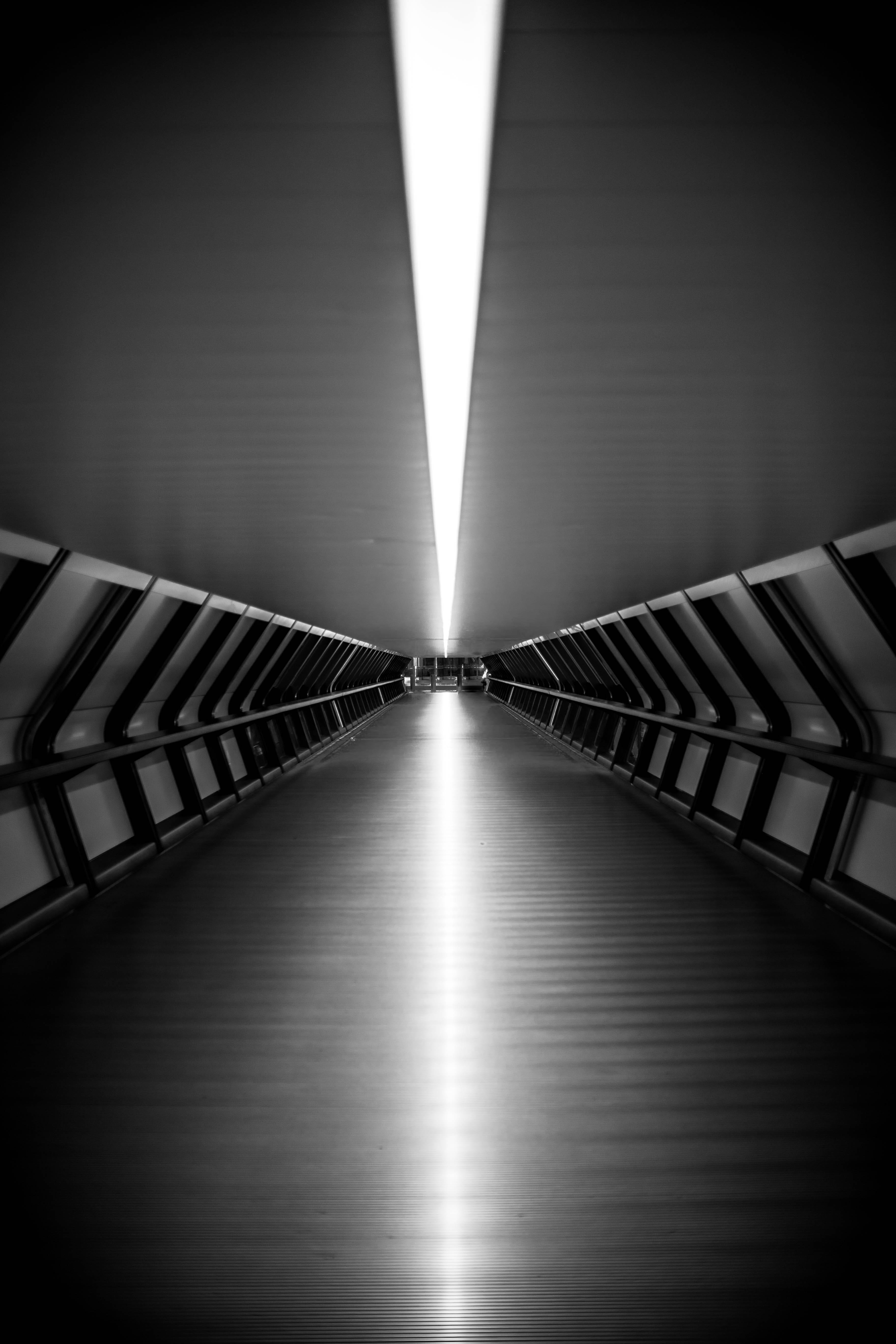 light - natural phenomenon, illuminated, 5K, arquitecture, no people, direction, tunel, light fixture, architecture, light, ceiling, canary warf, lighting equipment, Phone HD Wallpaper