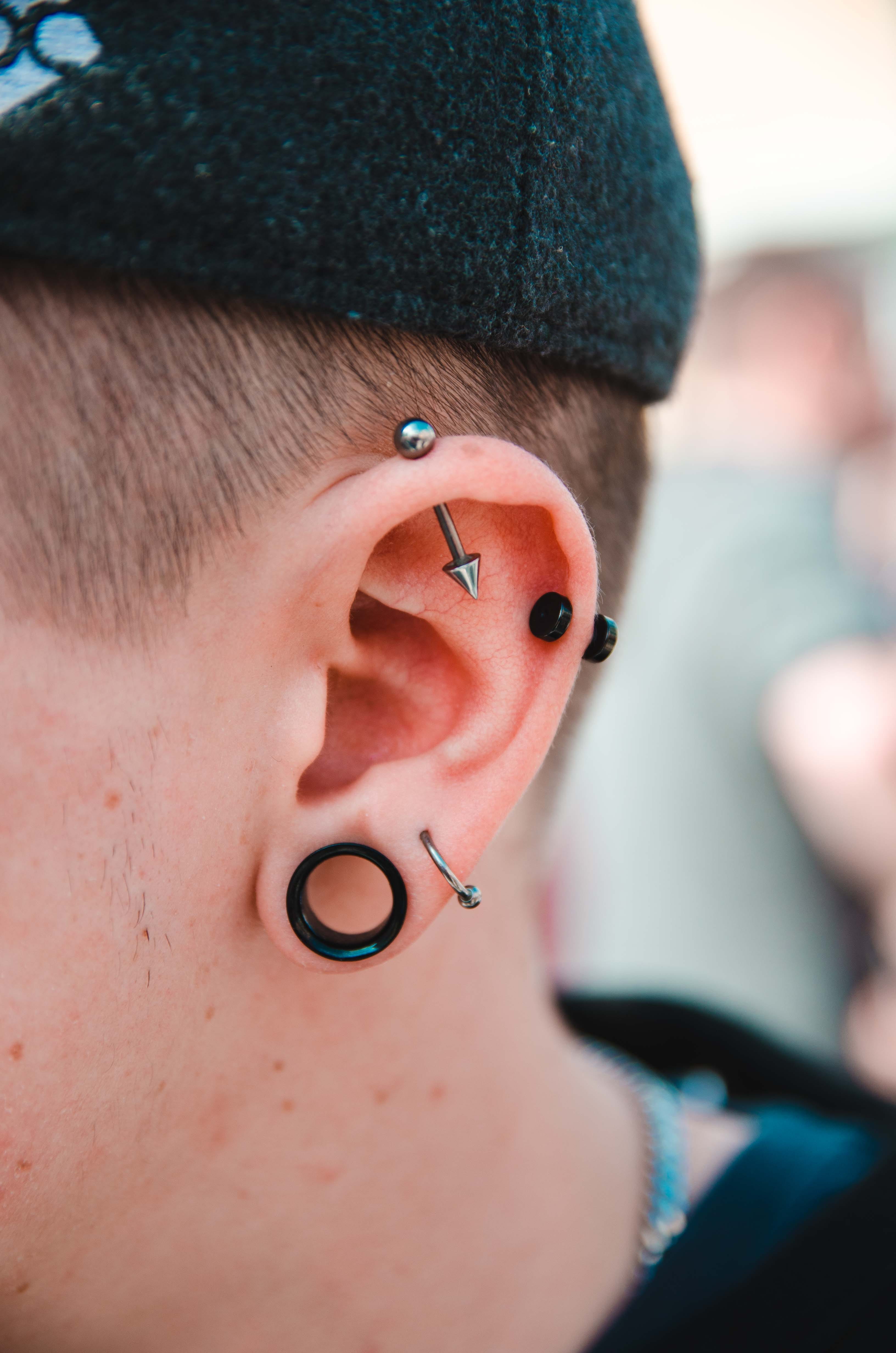 hairstyle, wearing, piercings, tunel, hole, singoldsand festival, clothing, leisure activity, stud, face, ring, 4K, schwabmünchen, eyeglasses, portrait, Phone HD Wallpaper