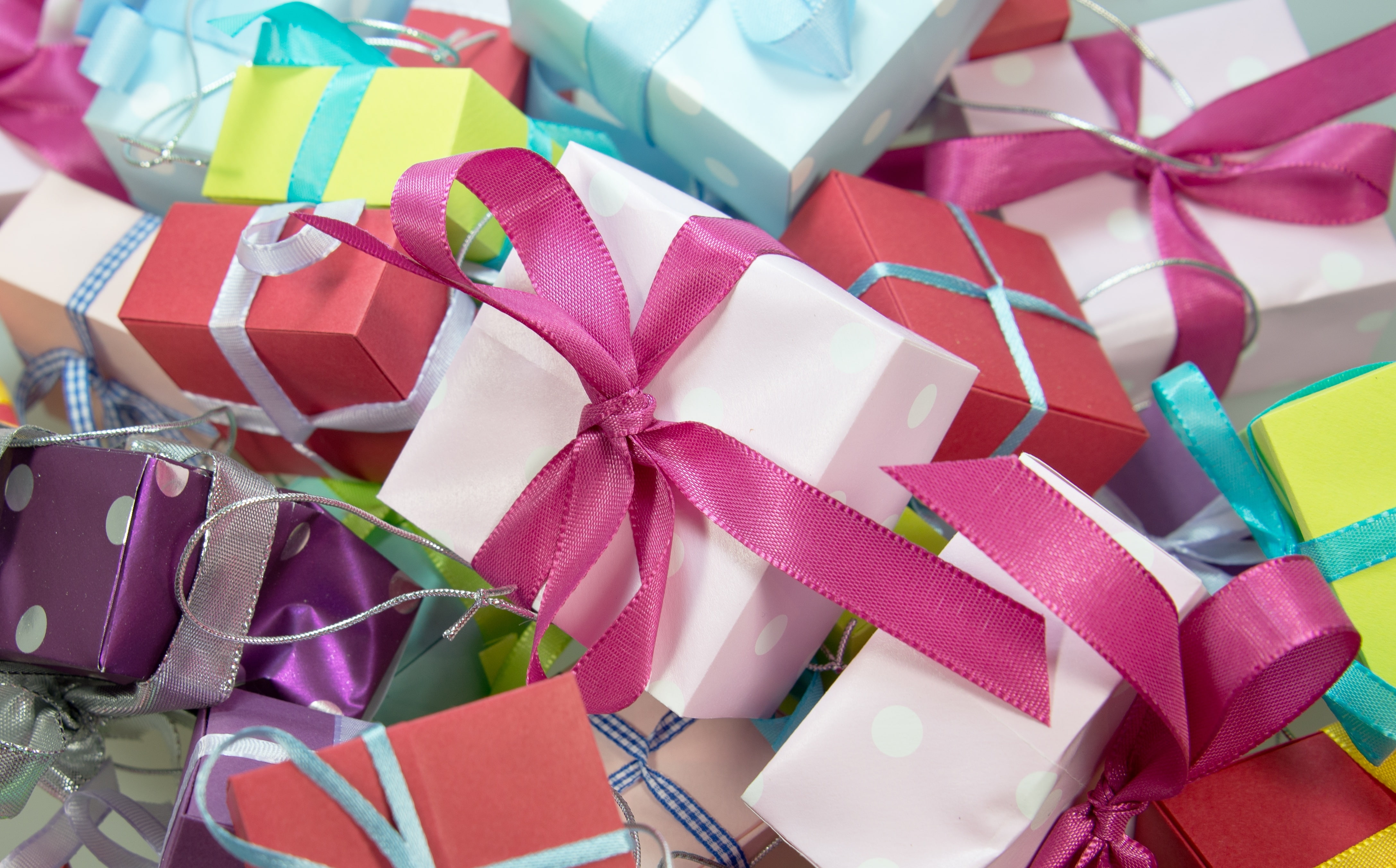 joy, season, wrap, thread, ribbons, anniversary, party, package, bow, give, surprise, postcard, color, wrapping, celebration, card, gifts, boxes, birthday, HD Wallpaper