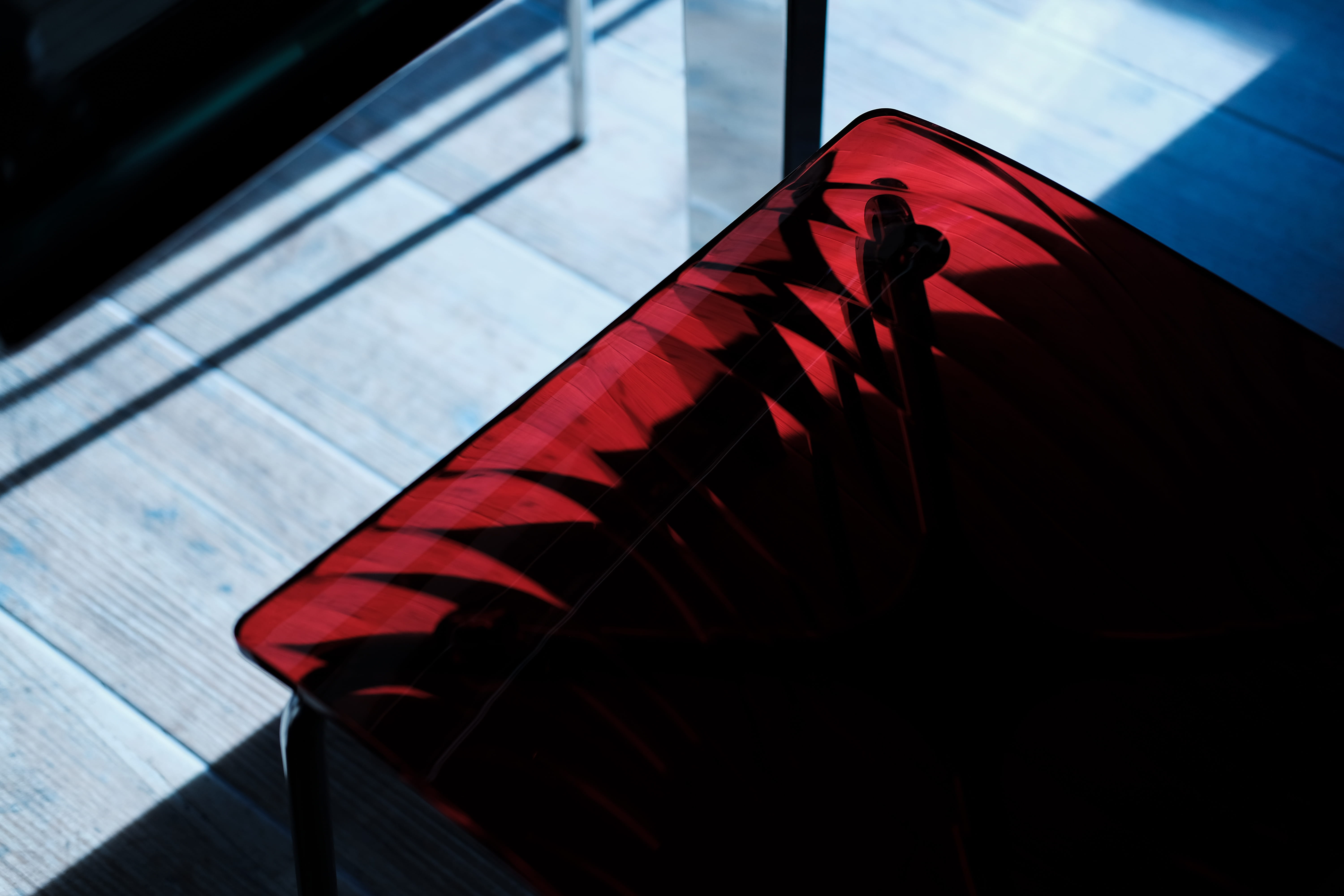 focus on foreground, day, skylight, symbol, reflection, high angle view, close-up, handrail, winter light, geometry, dark, floor, banister, building, experiment, HD Wallpaper
