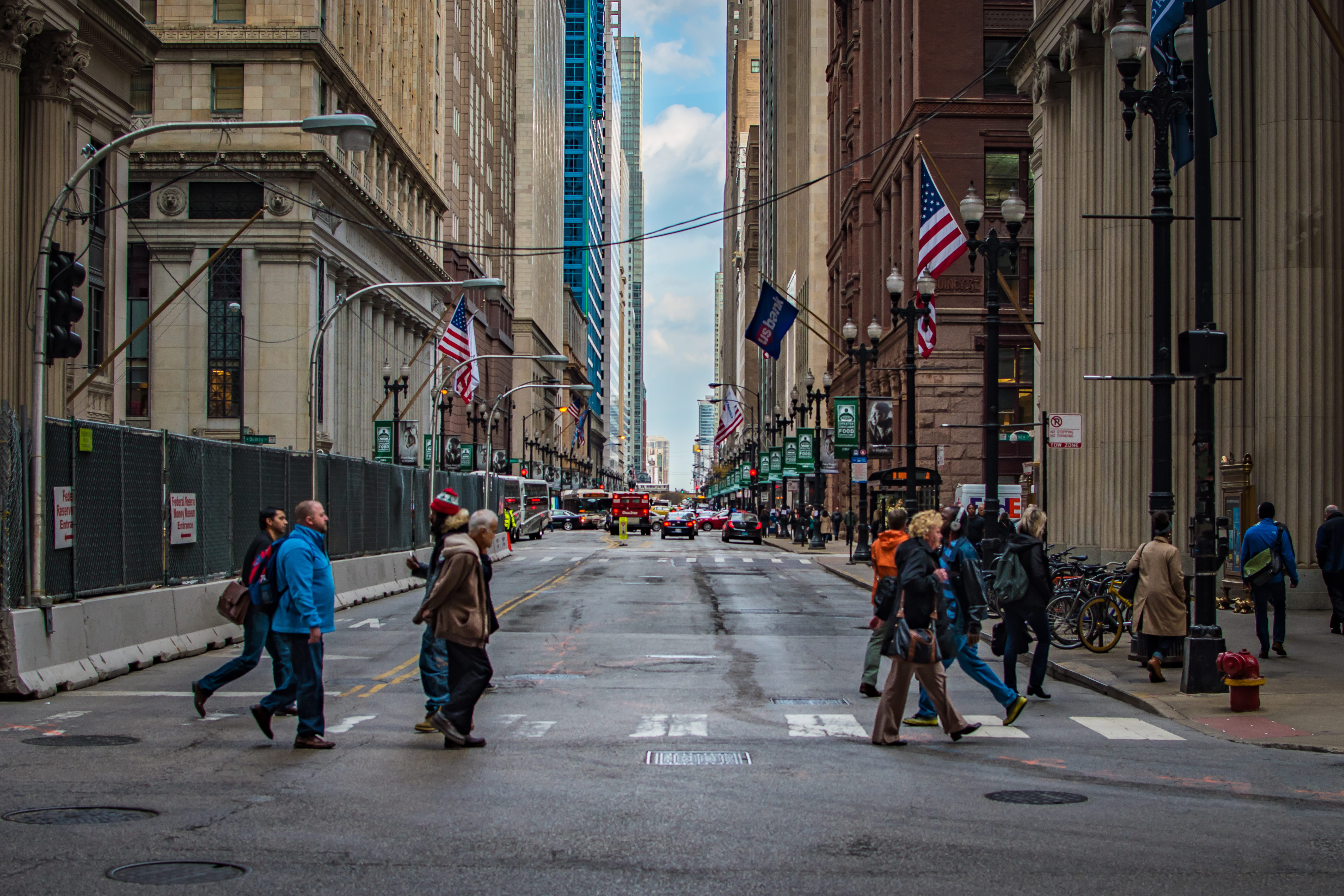 5K, intersection, lane, real people, group of people, building, land vehicle, city street, near, built structure, the way forward, day, direction, large group of people, HD Wallpaper