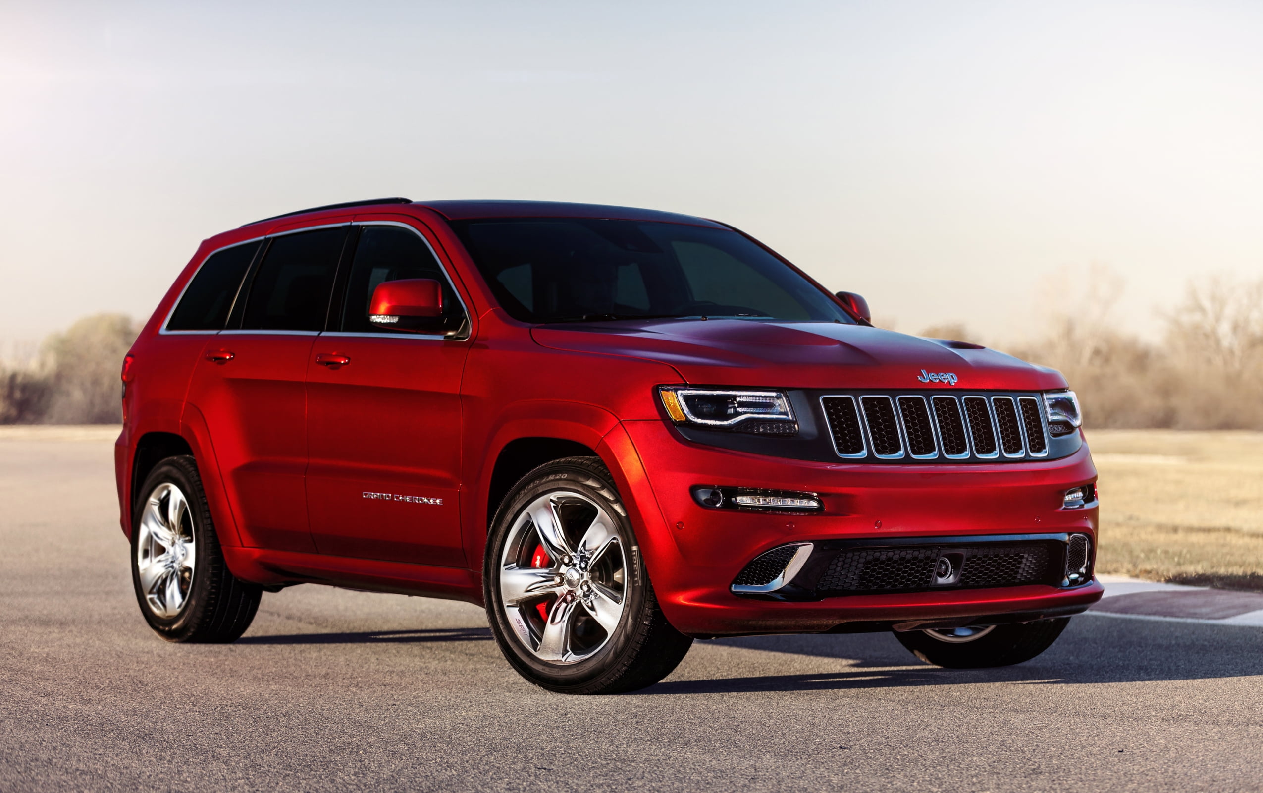 retro styled, wheel, mode of transportation, Jeep, focus on foreground, car, tire, sunlight, grand, srt, vintage car, day, cherokee, 1080P, travel, sky, HD Wallpaper