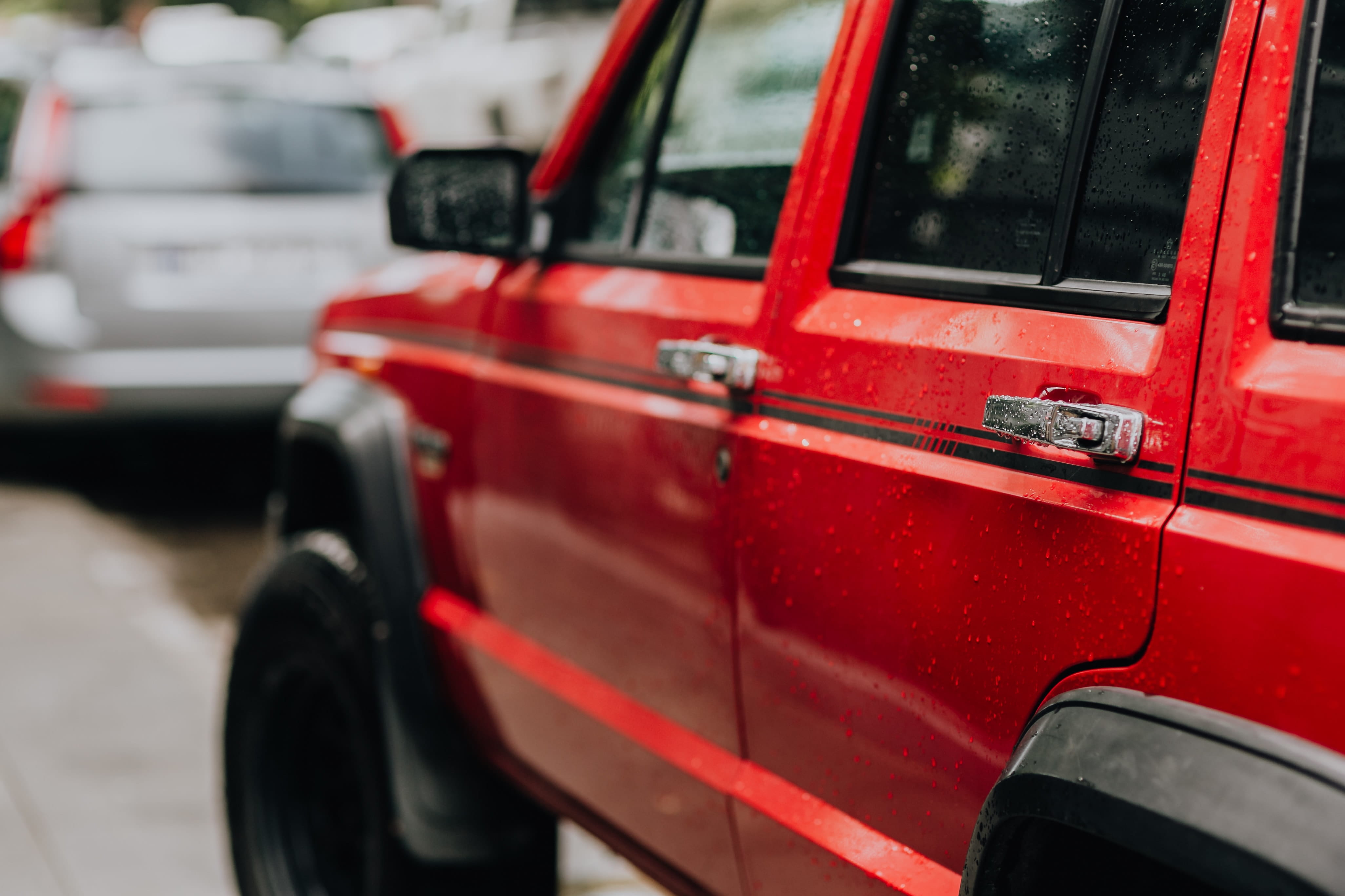 4K, reflection, cherokee, tail light, motor vehicle, wheels, land vehicle, off-road, outdoors, truck, mode of transportation, red, wheel, architecture, HD Wallpaper