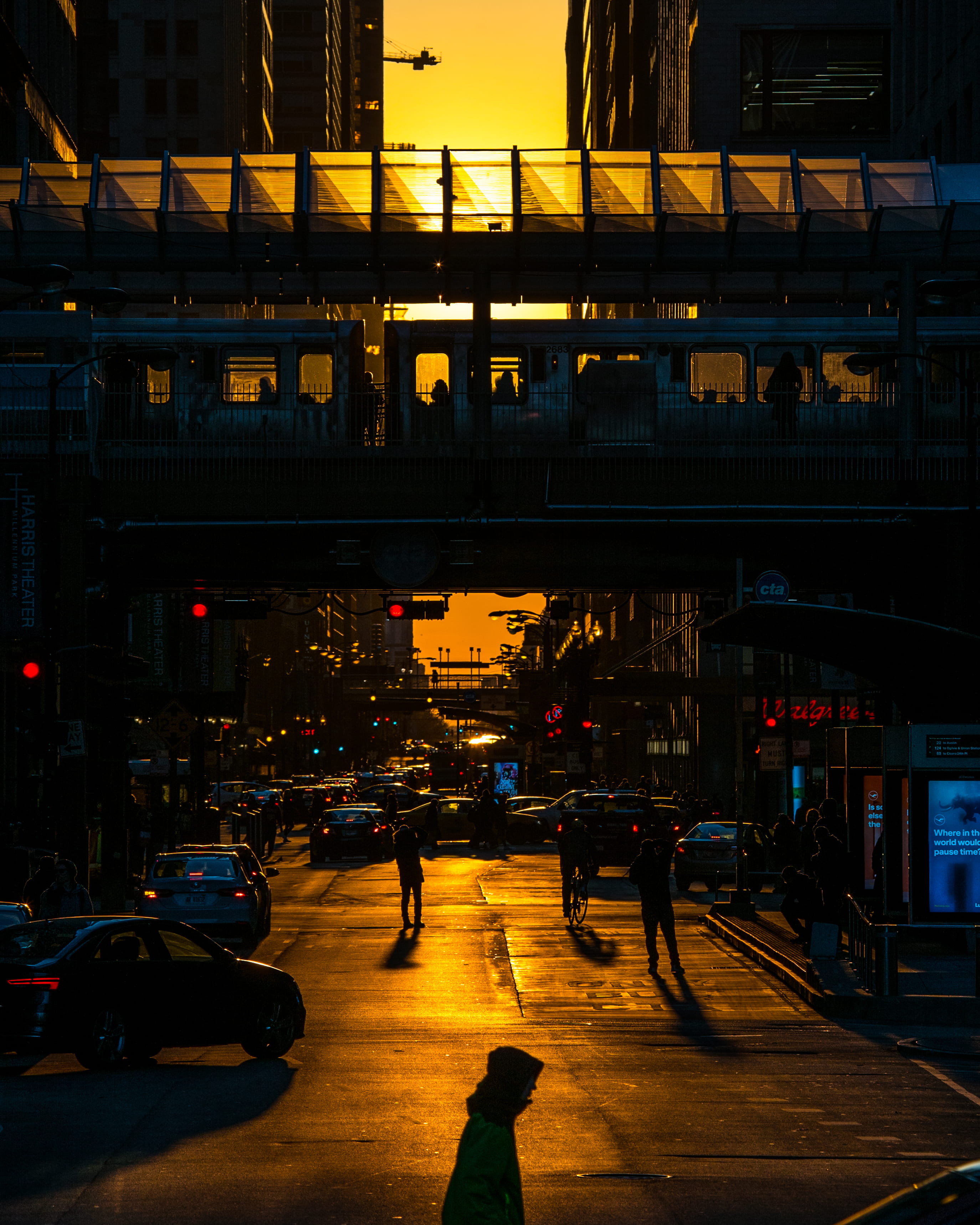 men, road, blur, motor vehicle, built structure, light, transportation system, night, vehicles, incidental people, motion, women, traffic, group of people, Phone HD Wallpaper