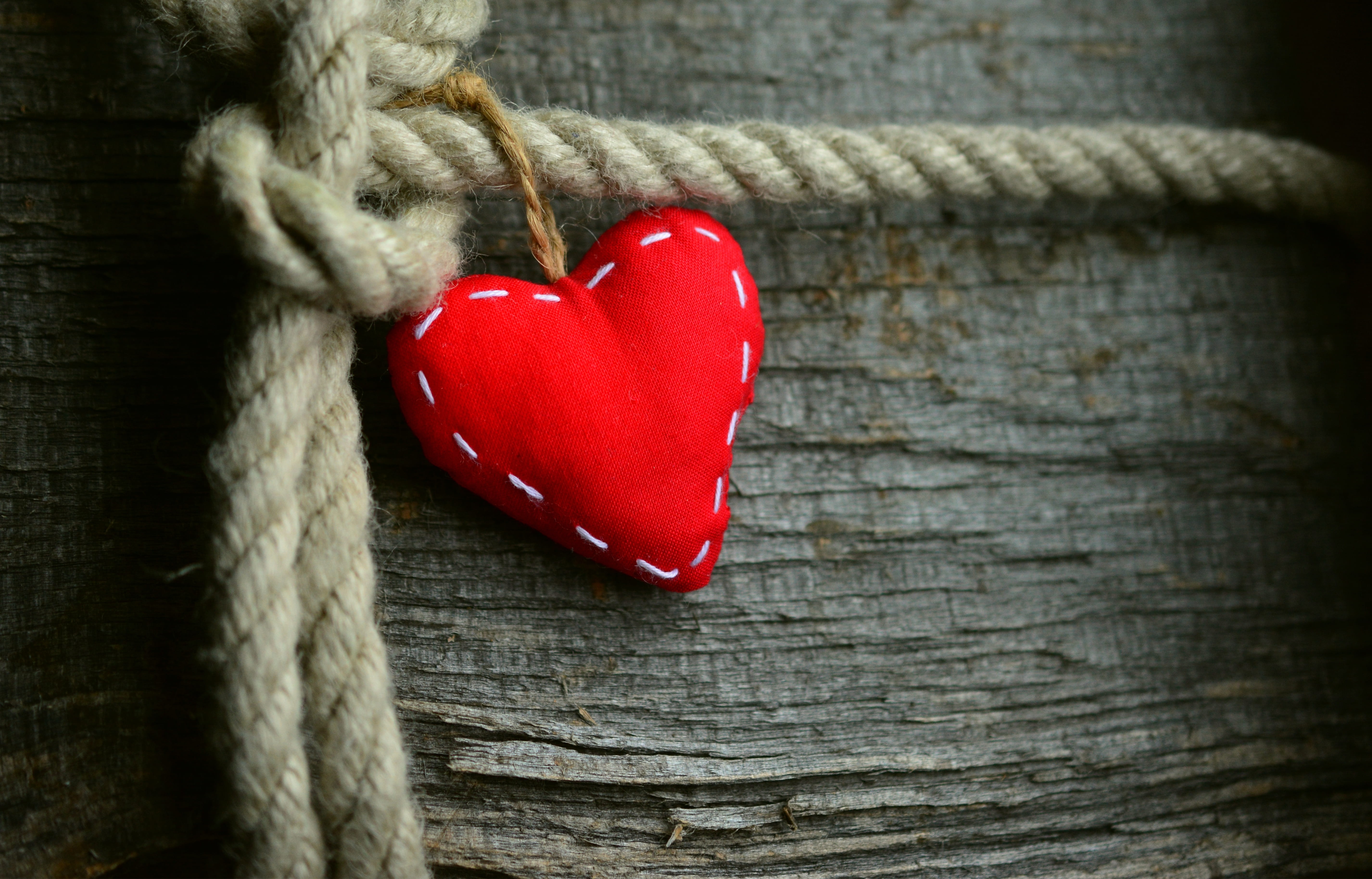 heart, craft, tied down, emotion, dew, no people, symbol, art and craft, twisted ropes, connected, design, mourning, cord, indoors, loyalty, wood - material, HD Wallpaper