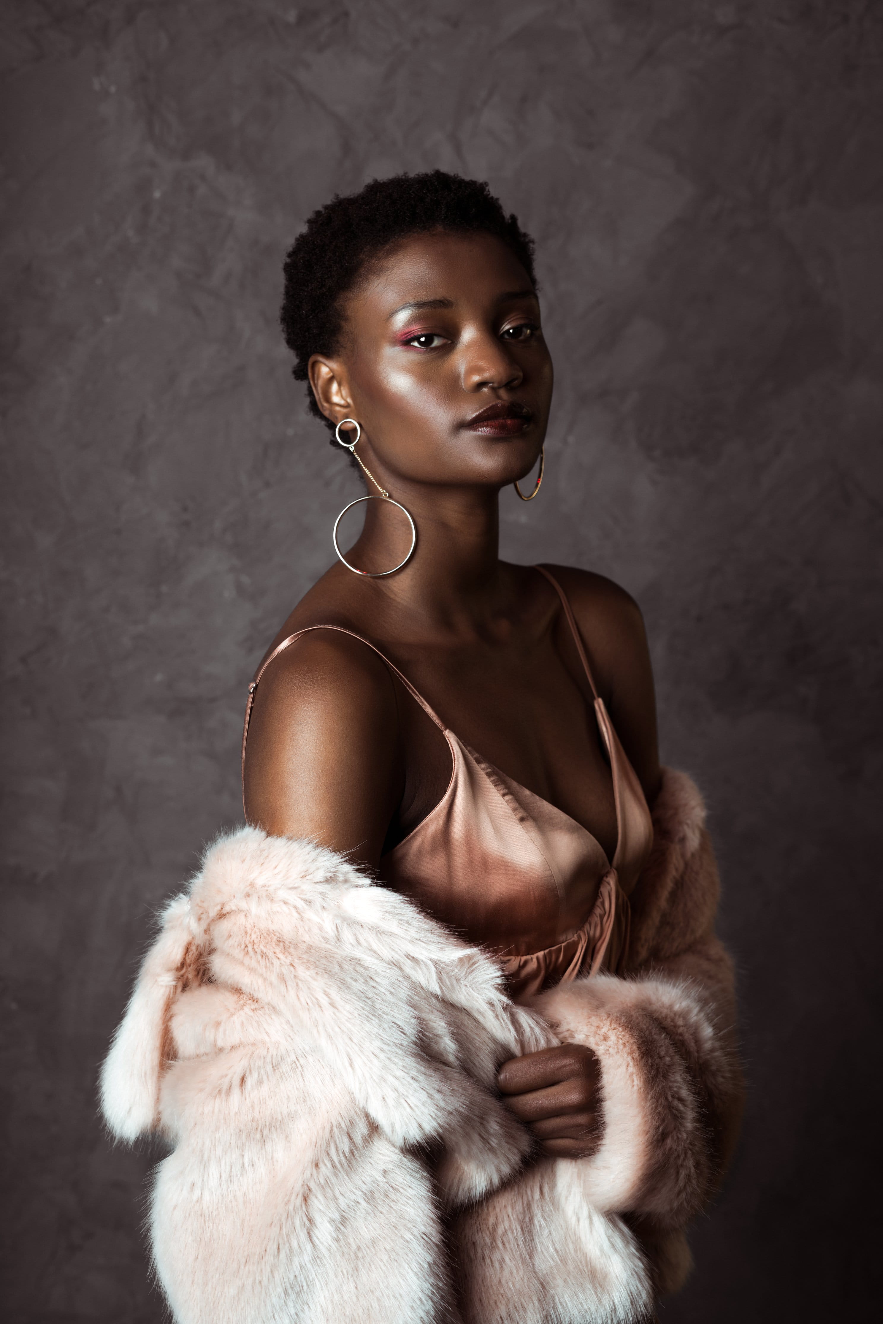 Models, indoors, photo, elegance, standing, warm clothing, gray background, contemplation, clothing, hairstyle, fur, beauty, woman, waist up, Light, looking away, Phone HD Wallpaper