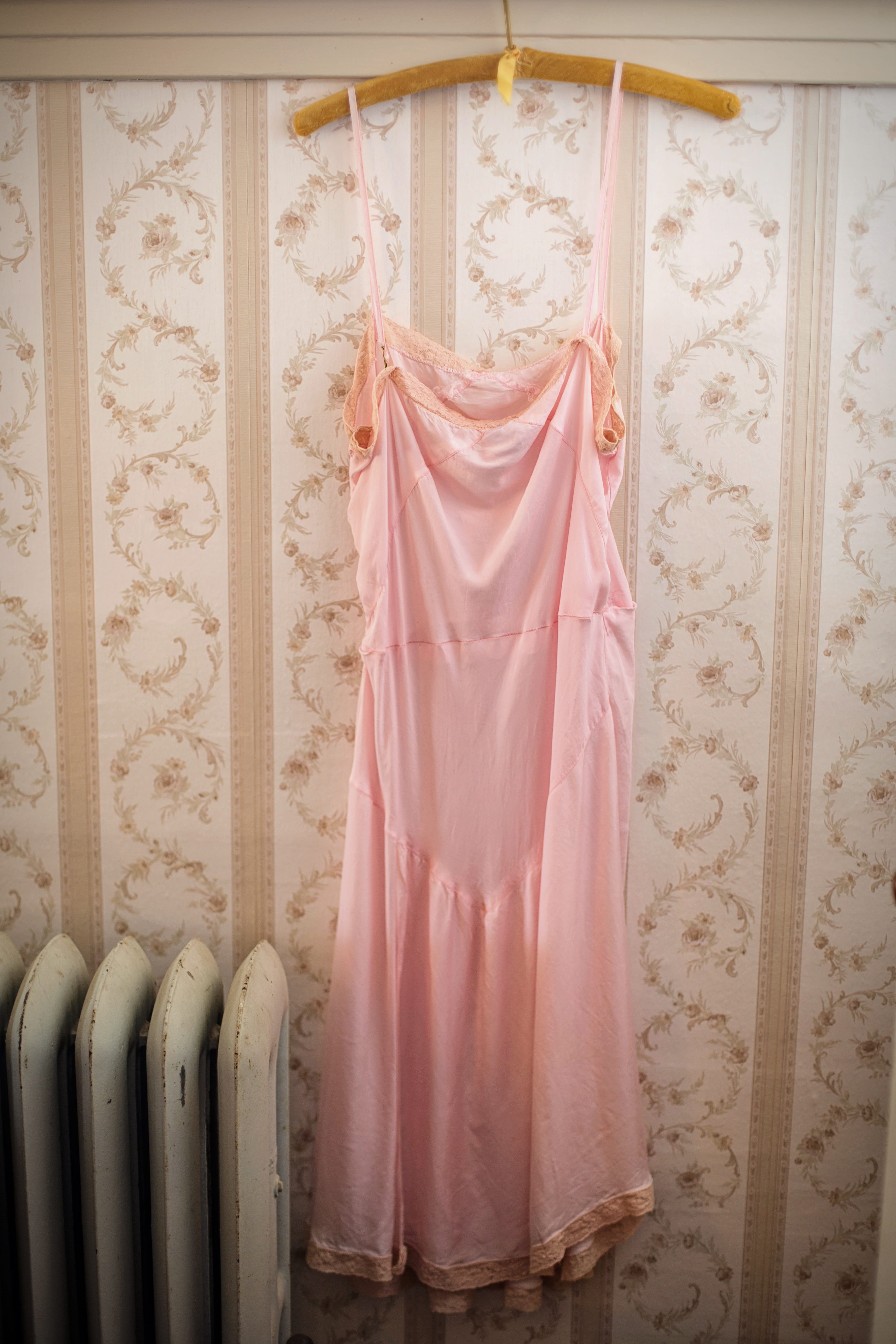 5K, pretty, still life, pink color, clothing, silk, textile, wall - building feature, coathanger, curtain, pattern, vintage, design, choice, dress, indoors, Phone HD Wallpaper