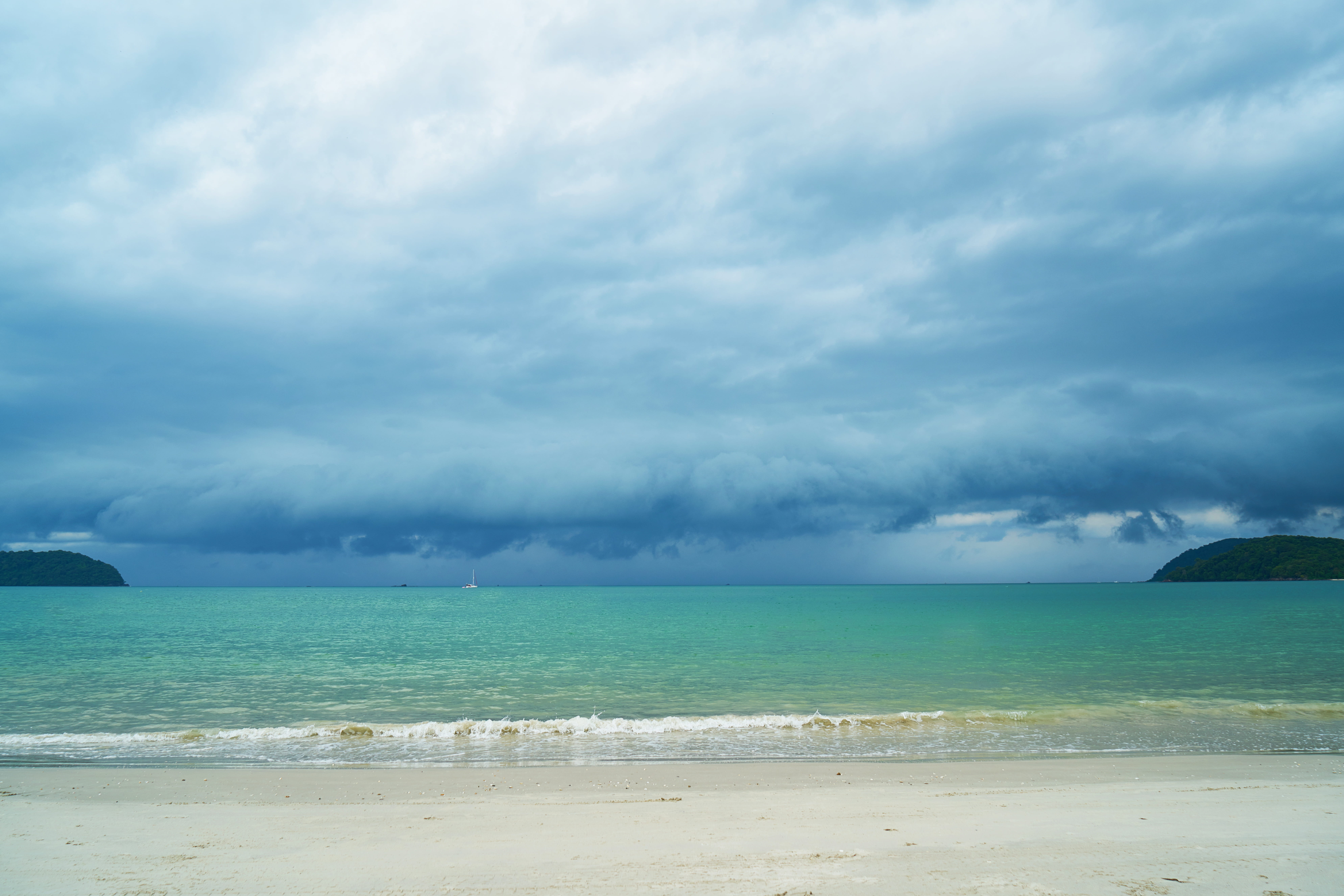 turquoise colored, idyllic, environmental, 8K, clouds, ganesh, horizon, mountain, seashore, beach, nature, holidays, cloud, cambodia, sky, no people, rainy, HD Wallpaper