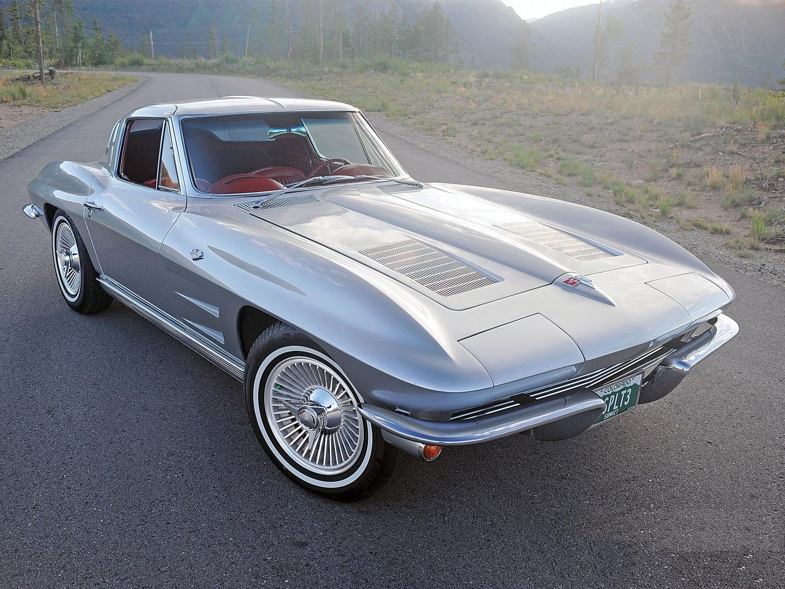 retro styled, c, corvette, outdoors, coupe, road, sports car, chrome, car, land vehicle, vintage car, wheel, gray, 720P, convertible, motion, motor vehicle, HD Wallpaper