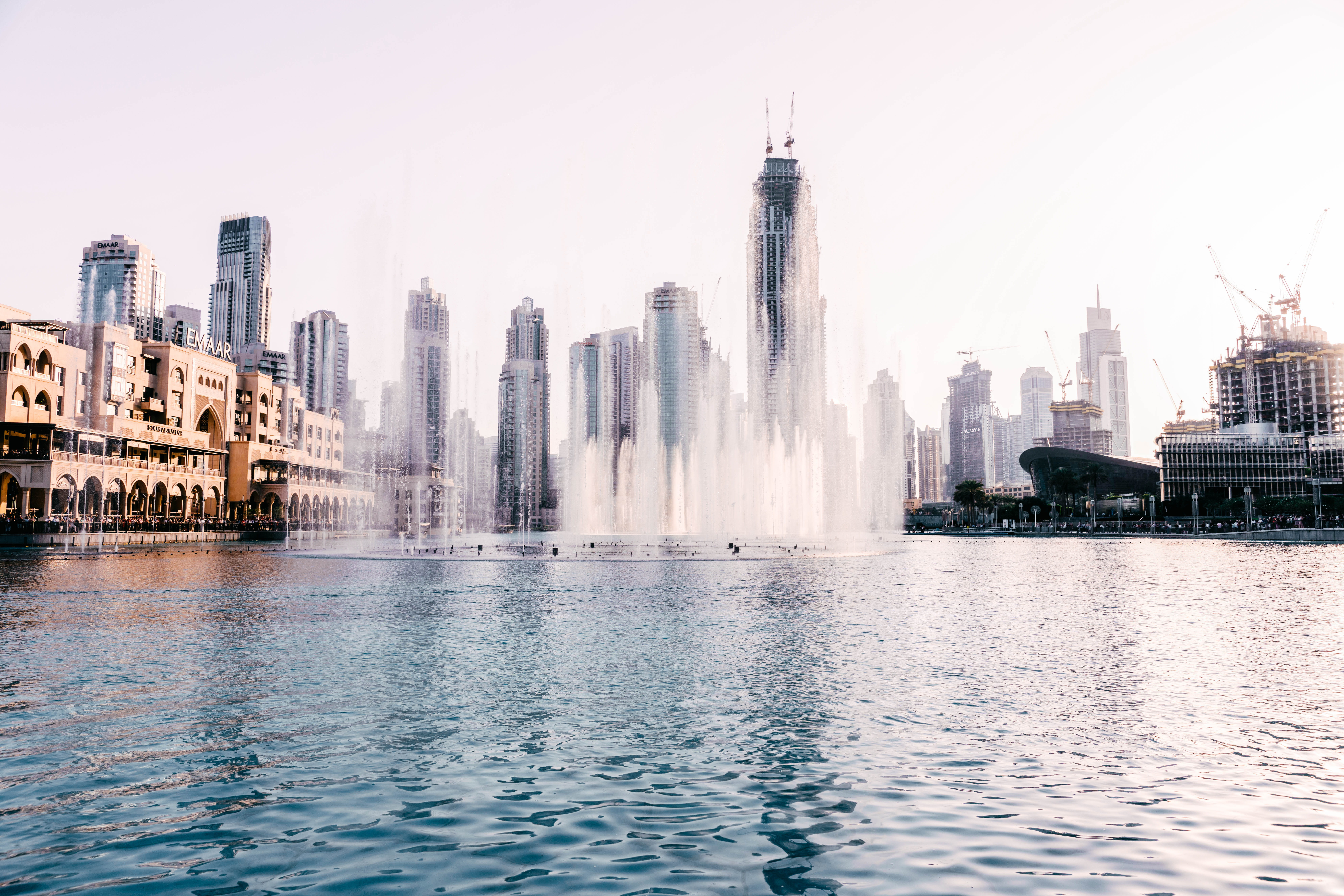 tall - high, cityscape, town, lake, daytime, wasser, office building exterior, near, mall, dubai mall, springbrunnen, built structure, spire, building, HD Wallpaper