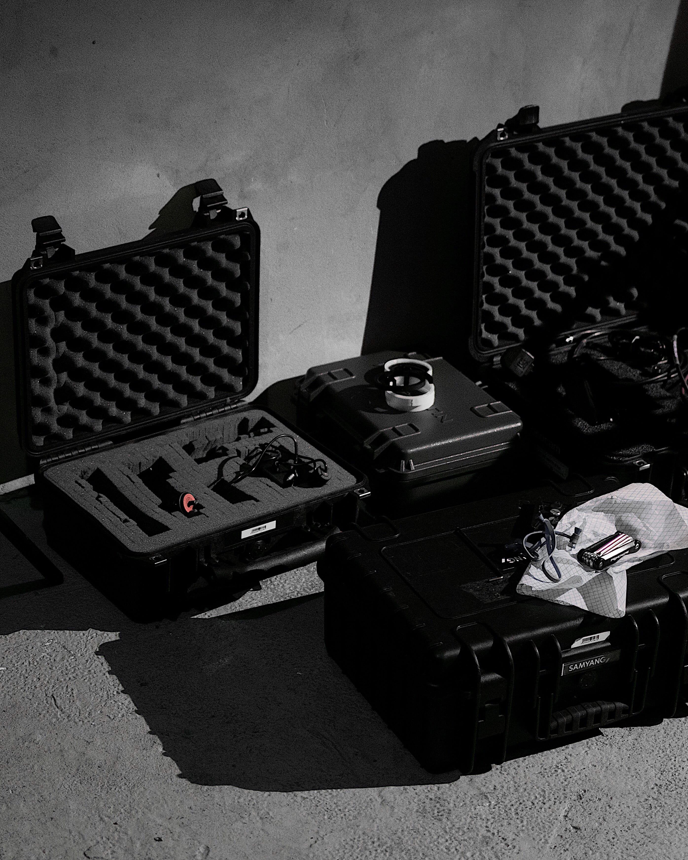 digital camera, blackout, luggages, music, control, simplicity, 2K, still life, monochrome, black and white, cases, camera - photographic equipment, black case, Phone HD Wallpaper