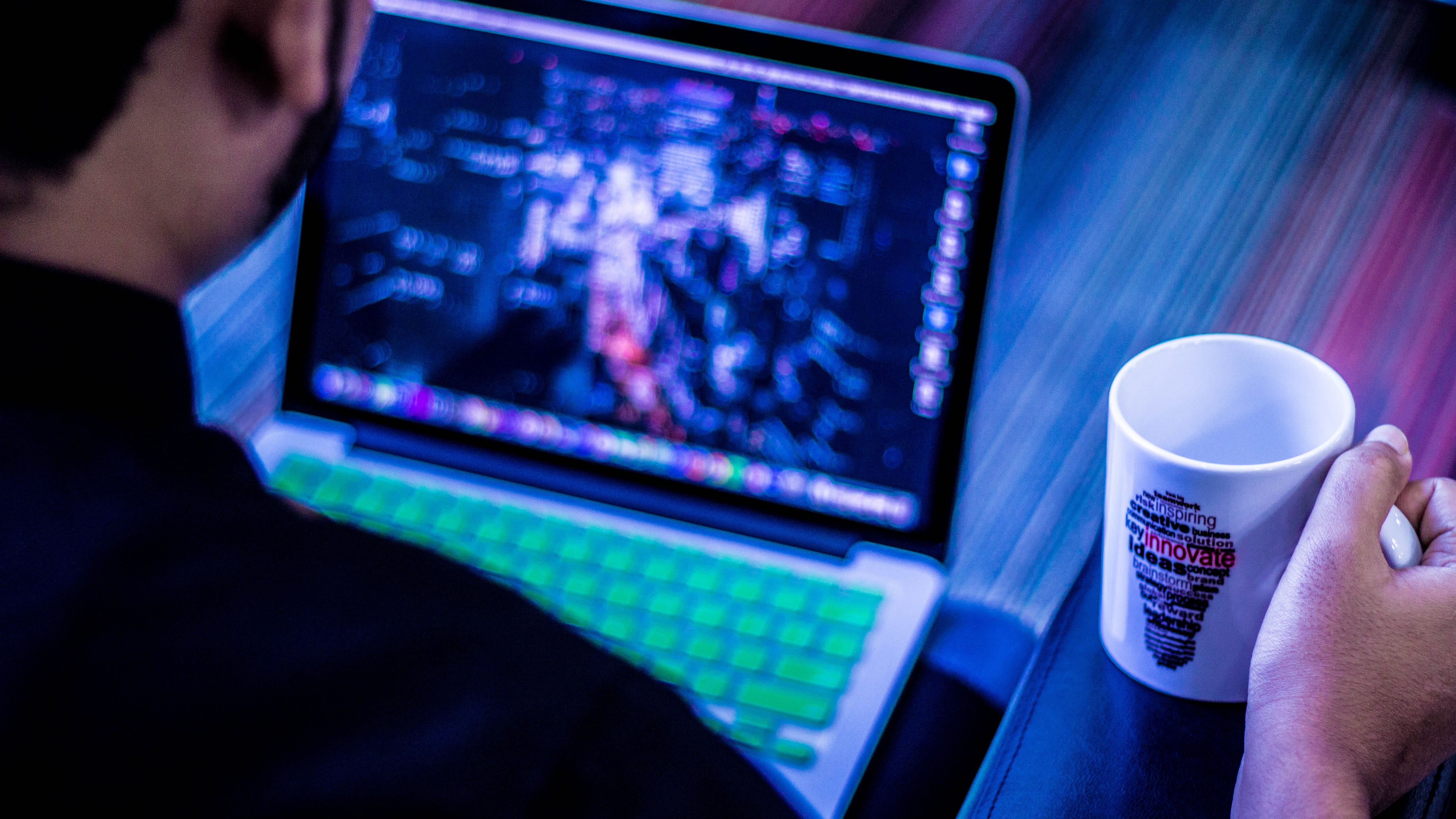wireless technology, technology, drink, work, 5K, imac, screen, macbook, one person, holding, food and drink, office, communication, adult, cup, computer equipment, HD Wallpaper