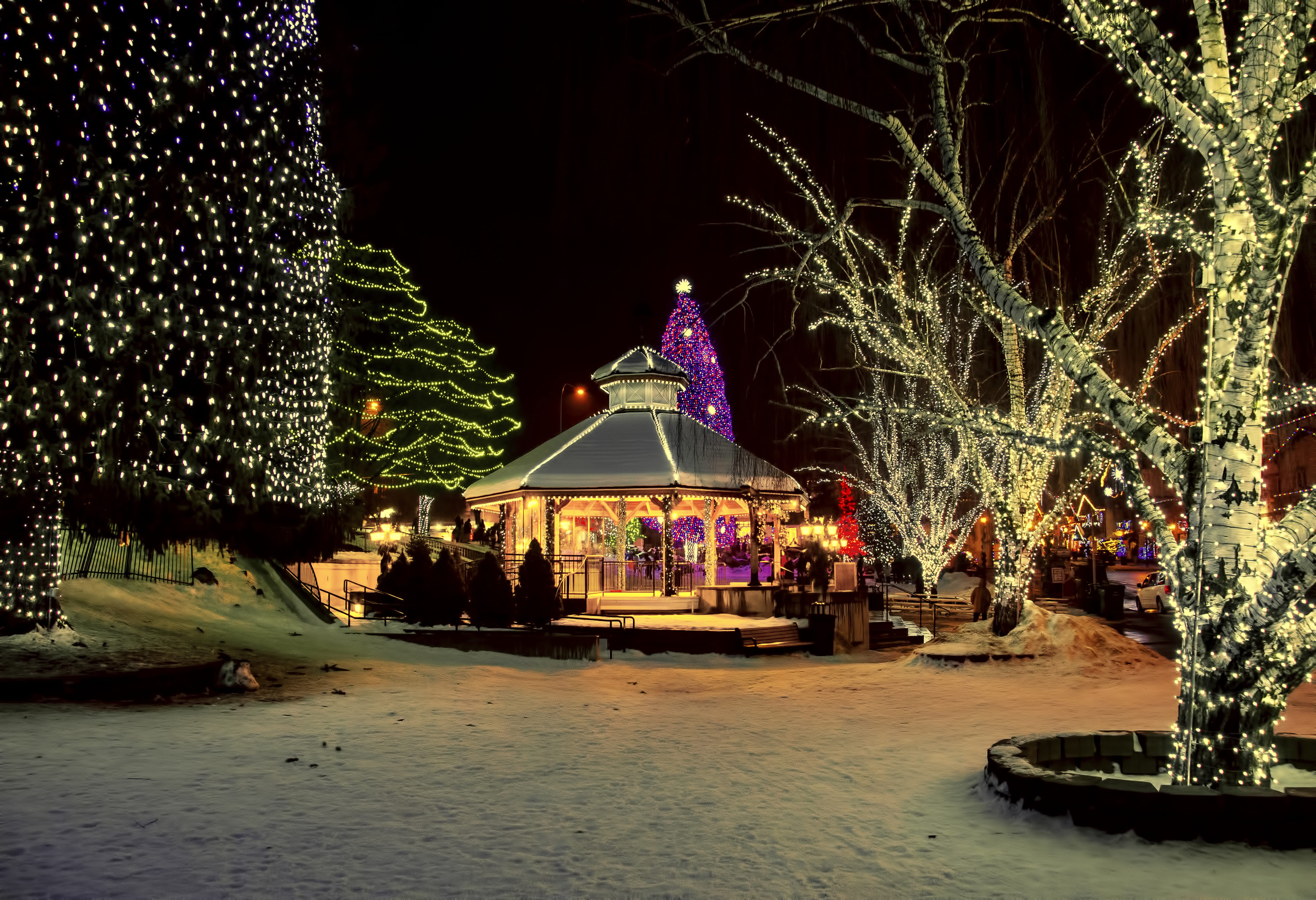 christmas lights, nature, decoration, winter, building exterior, washington, outdoors, water, holidays in the village, christmas, holiday, building, nautical vessel, HD Wallpaper