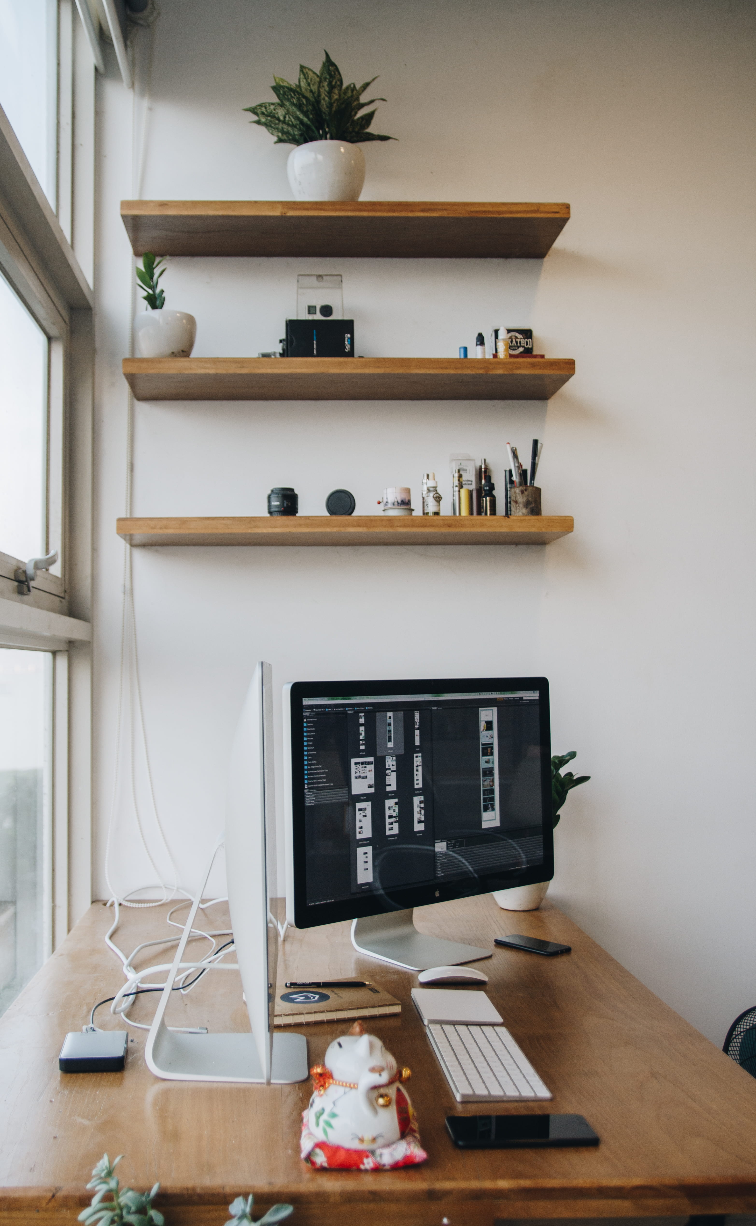 connection, no people, work space, 4K, imac, computers, keyboard, computer keyboard, shelves, home interior, technology, mouse, monitors, potted plant, Phone HD Wallpaper