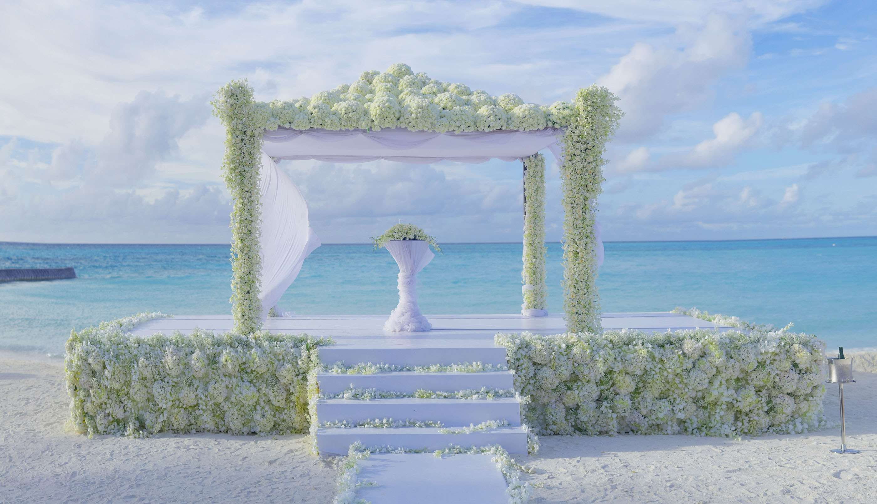 outdoors, island, flowers, destination, tranquil scene, plant, tranquility, hotel, wedding setup, beauty in nature, asad, horizon, sea, ocean, photo, digital composite, HD Wallpaper