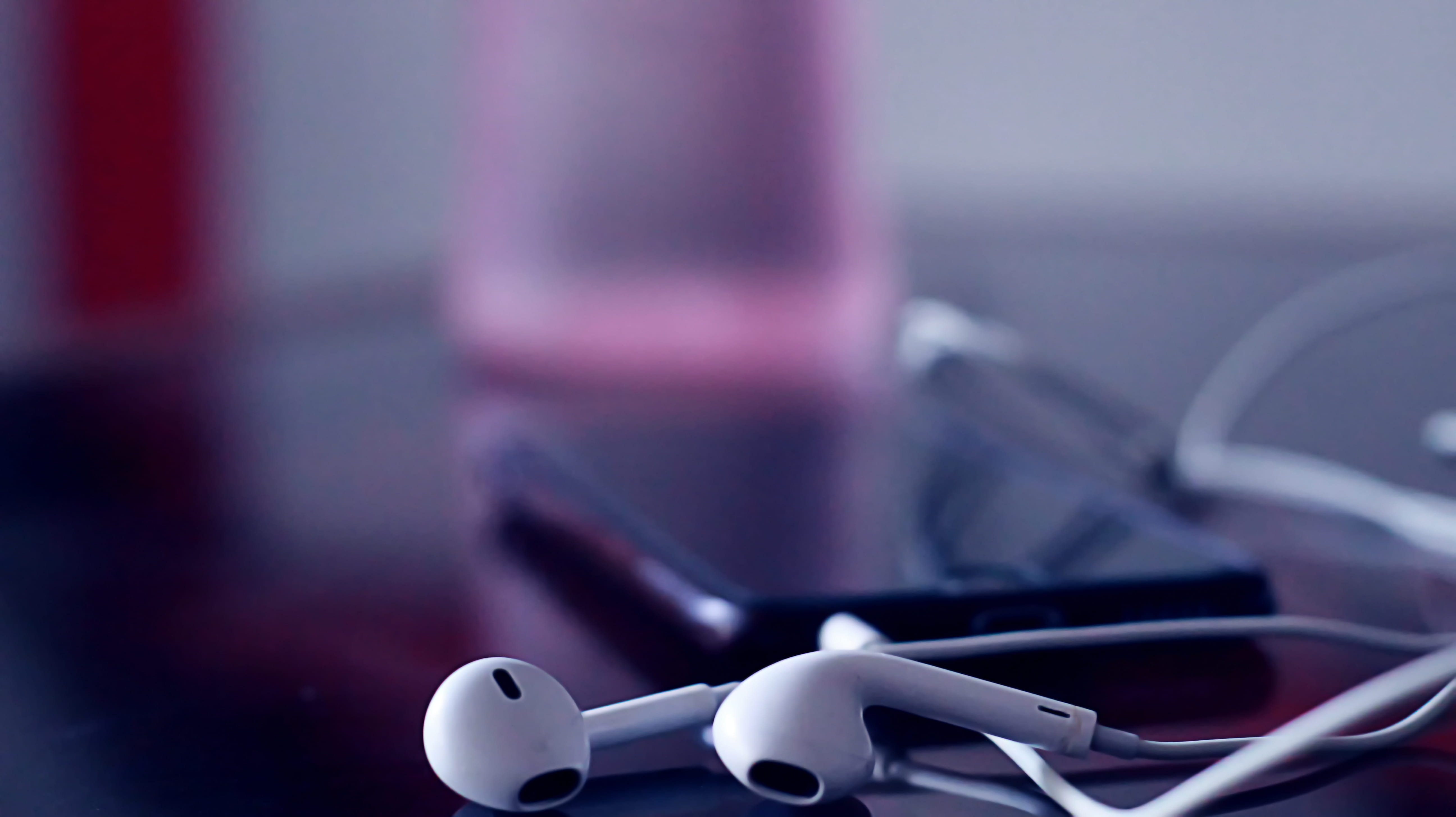 no people, focus on foreground, close-up, apple, life, earpods, handlebar, peace, selective, 5K, selective focus, fuel and power generation, focus, transportation, HD Wallpaper