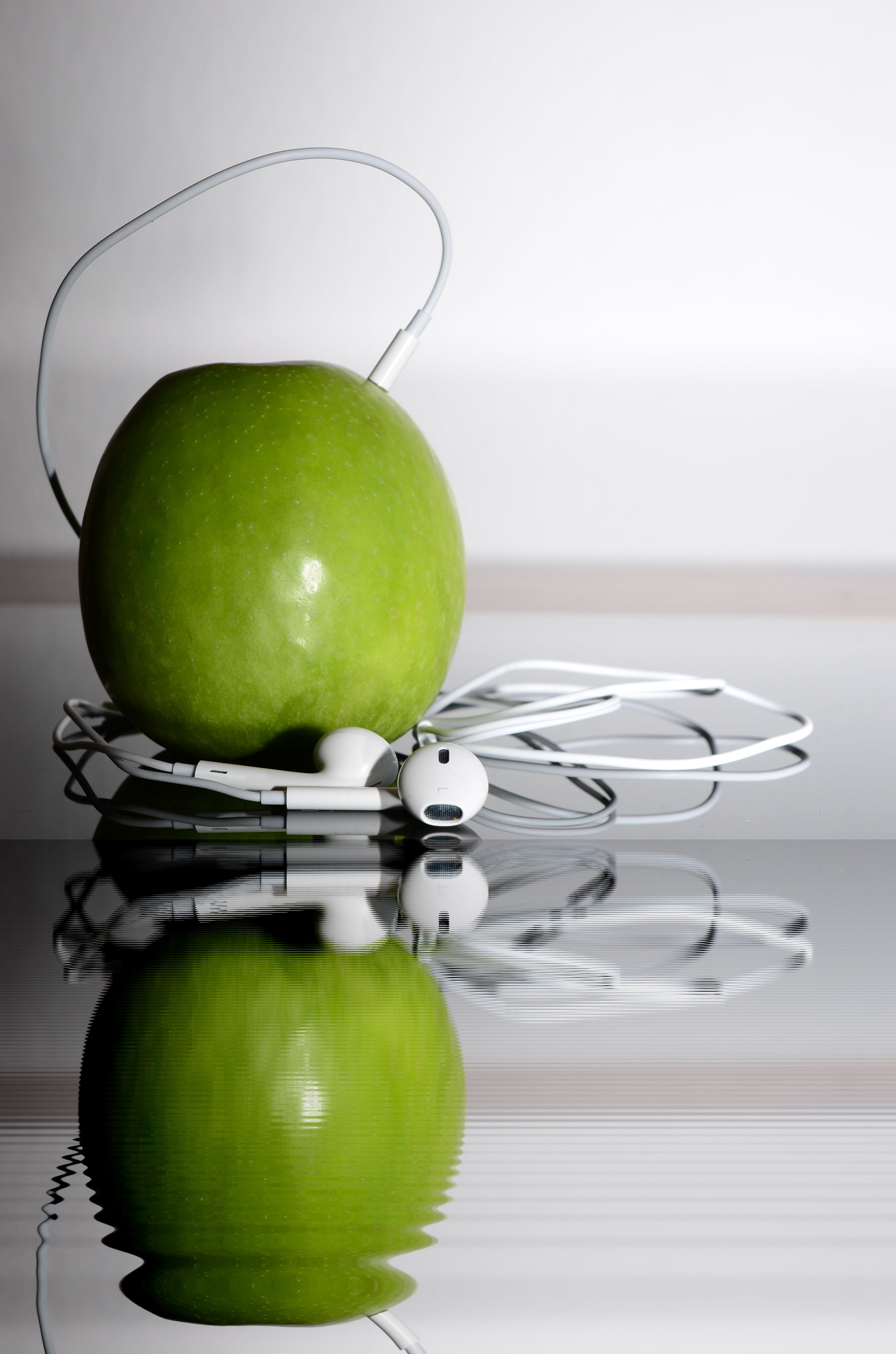 technology, acoustic, reflection, headset, headphones, beside, songs, media, design, surreal, apple, connection, photo, 4K, multimedia, abstract, wellbeing, Phone HD Wallpaper