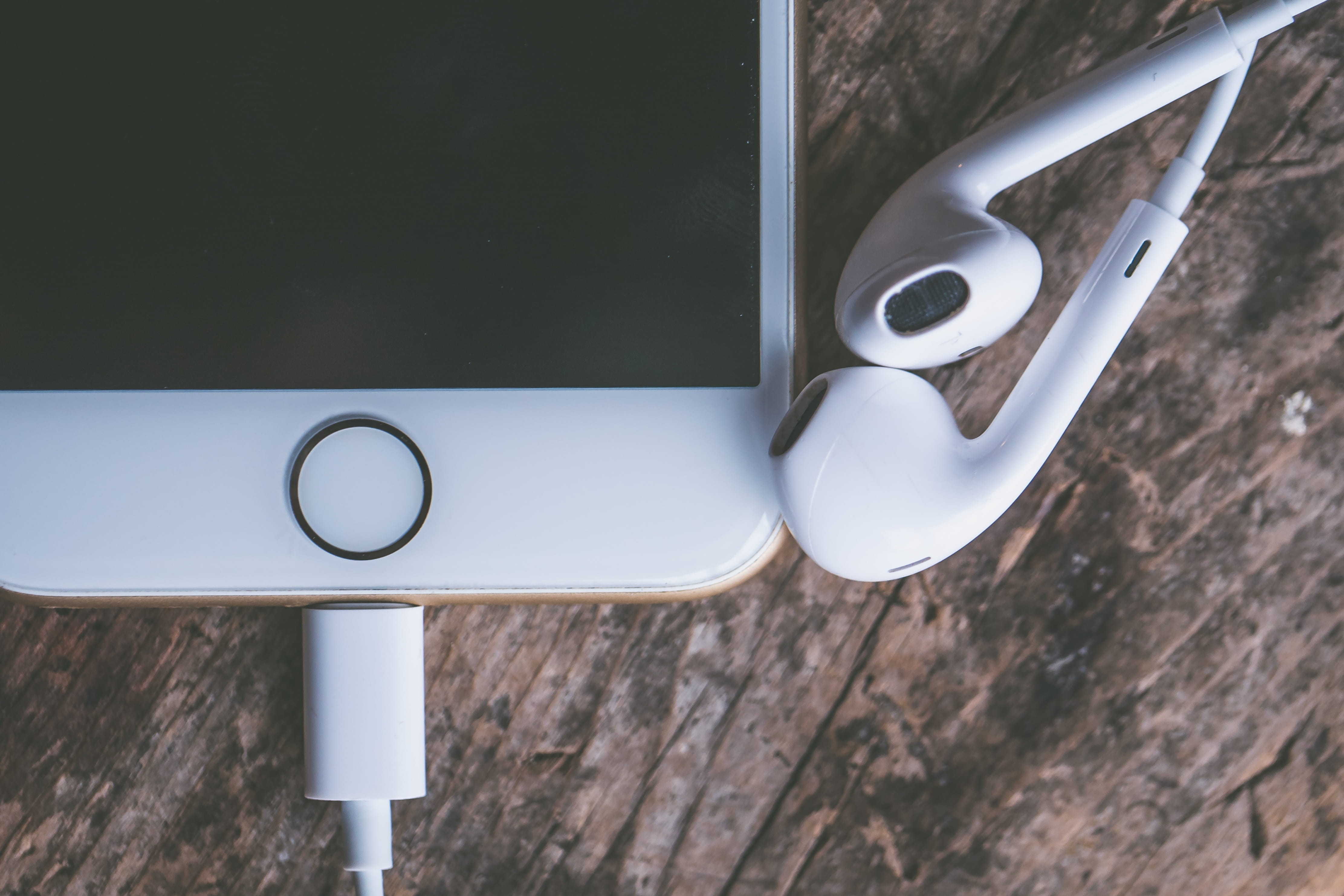 day, wireless technology, music, still life, wood, steel, blank, glazed, cable, focus on foreground, design, gold, close-up, earphones, directly above, HD Wallpaper