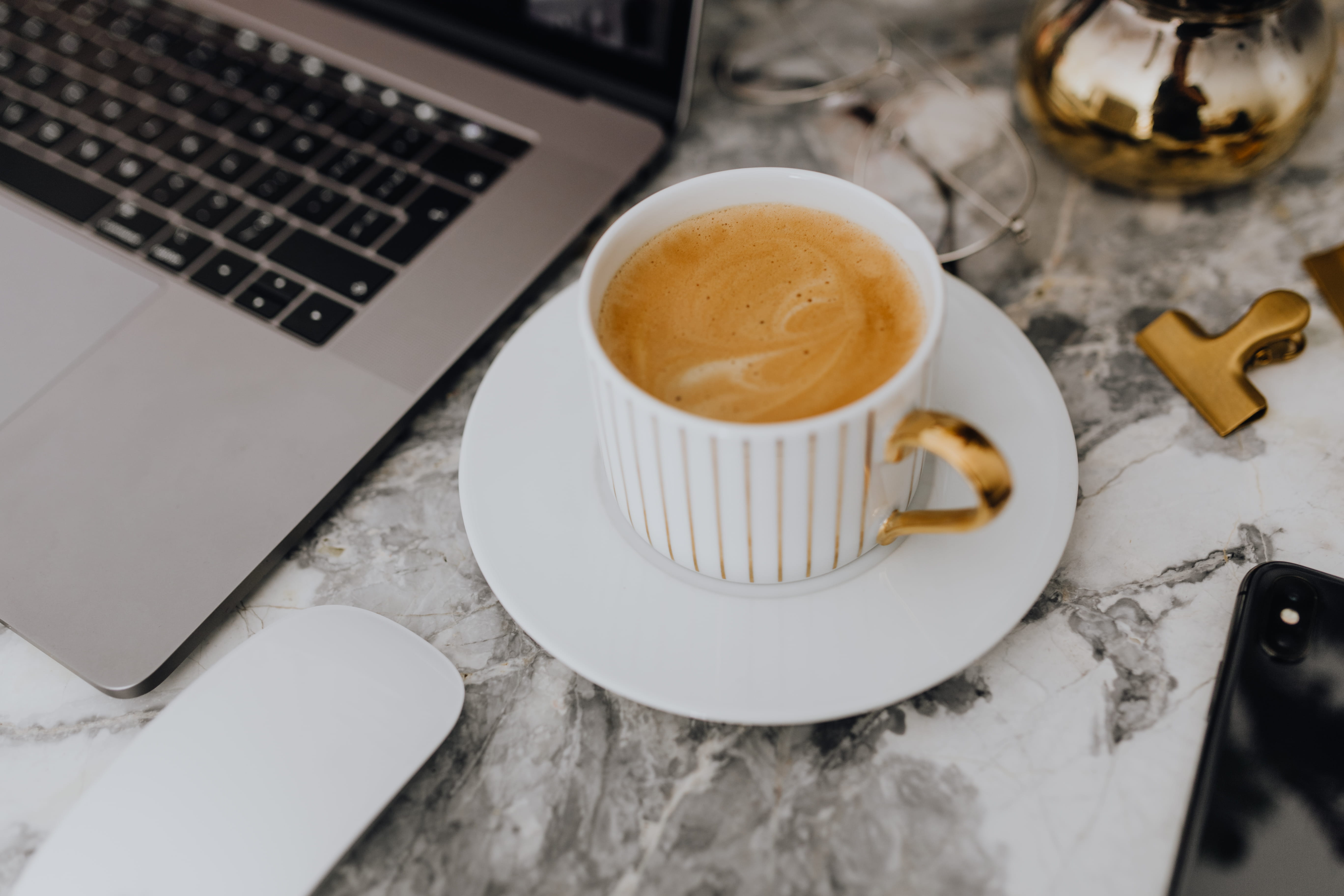 technology, drink, no people, refreshment, mug, indoors, marble, crockery, table, coffee, coffee cup, 5K, wireless technology, laptop, connection, computer, HD Wallpaper