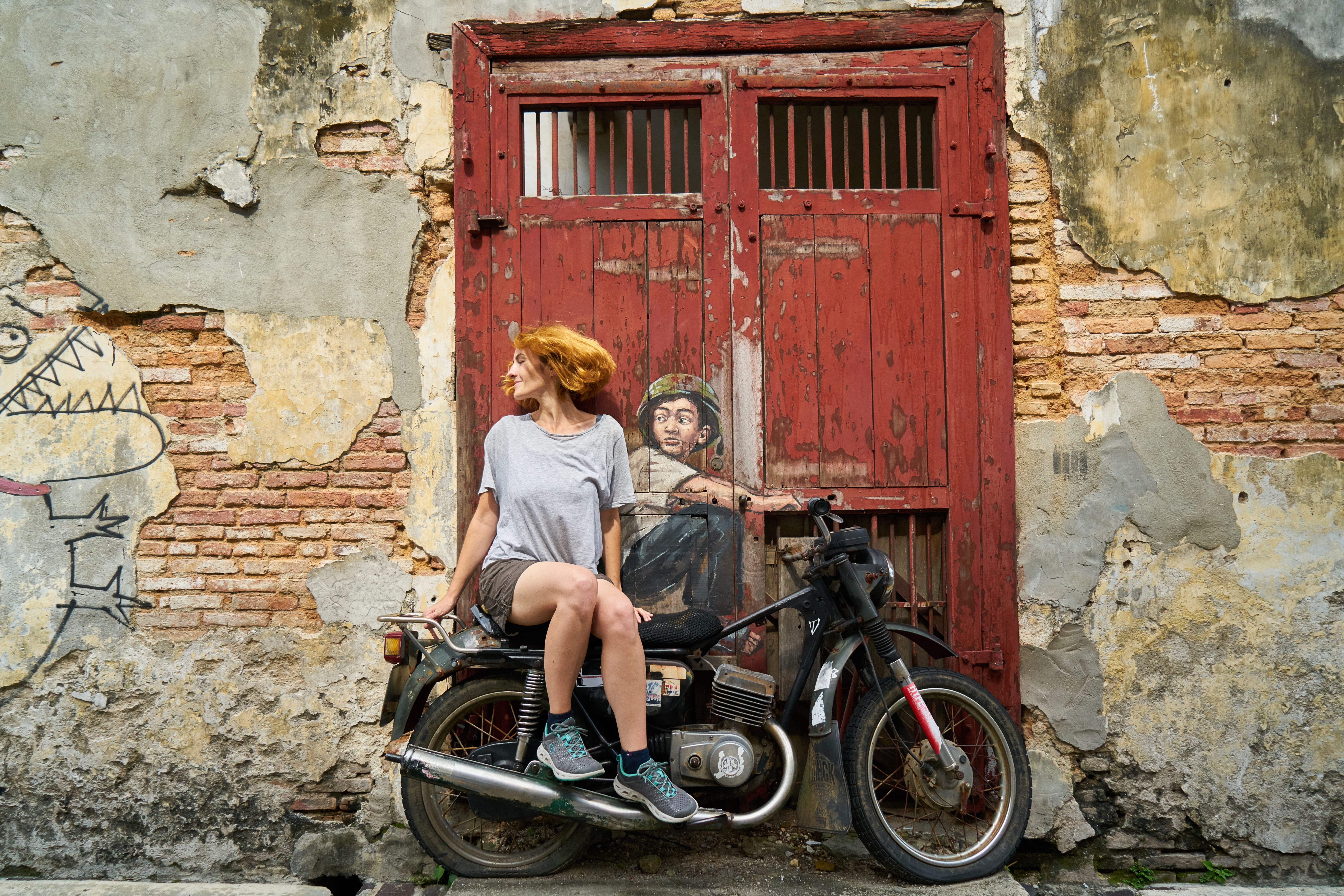 conceptual, hairstyle, pictures, entrance, paint, young women, people, date, women, aesthetics, art, top, old, graffiti, full length, fast, young adult, HD Wallpaper