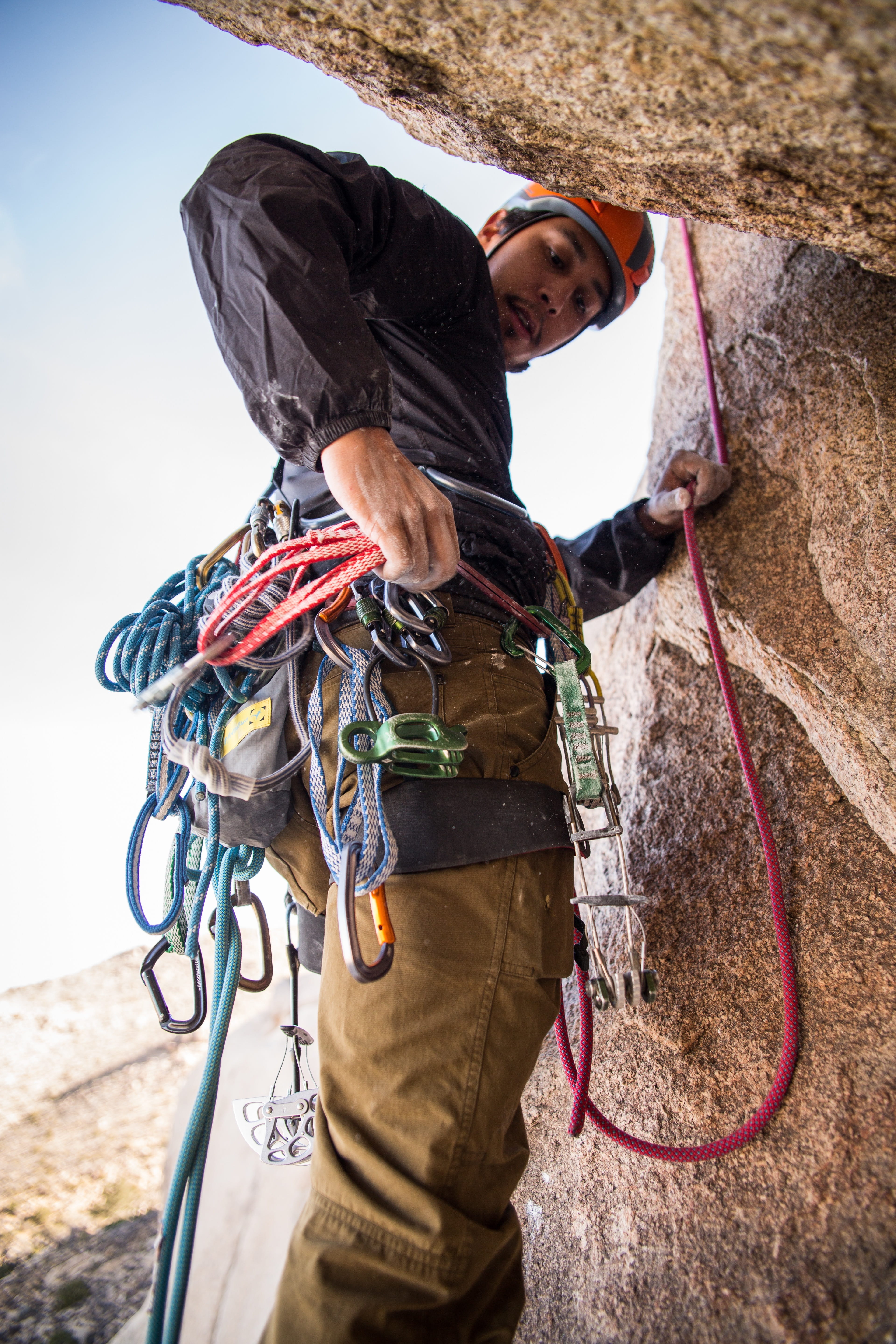 rock formation, outdoors, gears, climbing rope, travel, rope, extreme sports, rock, climb, 5K, people, standing, real people, mountaineer, solid, man, Phone HD Wallpaper
