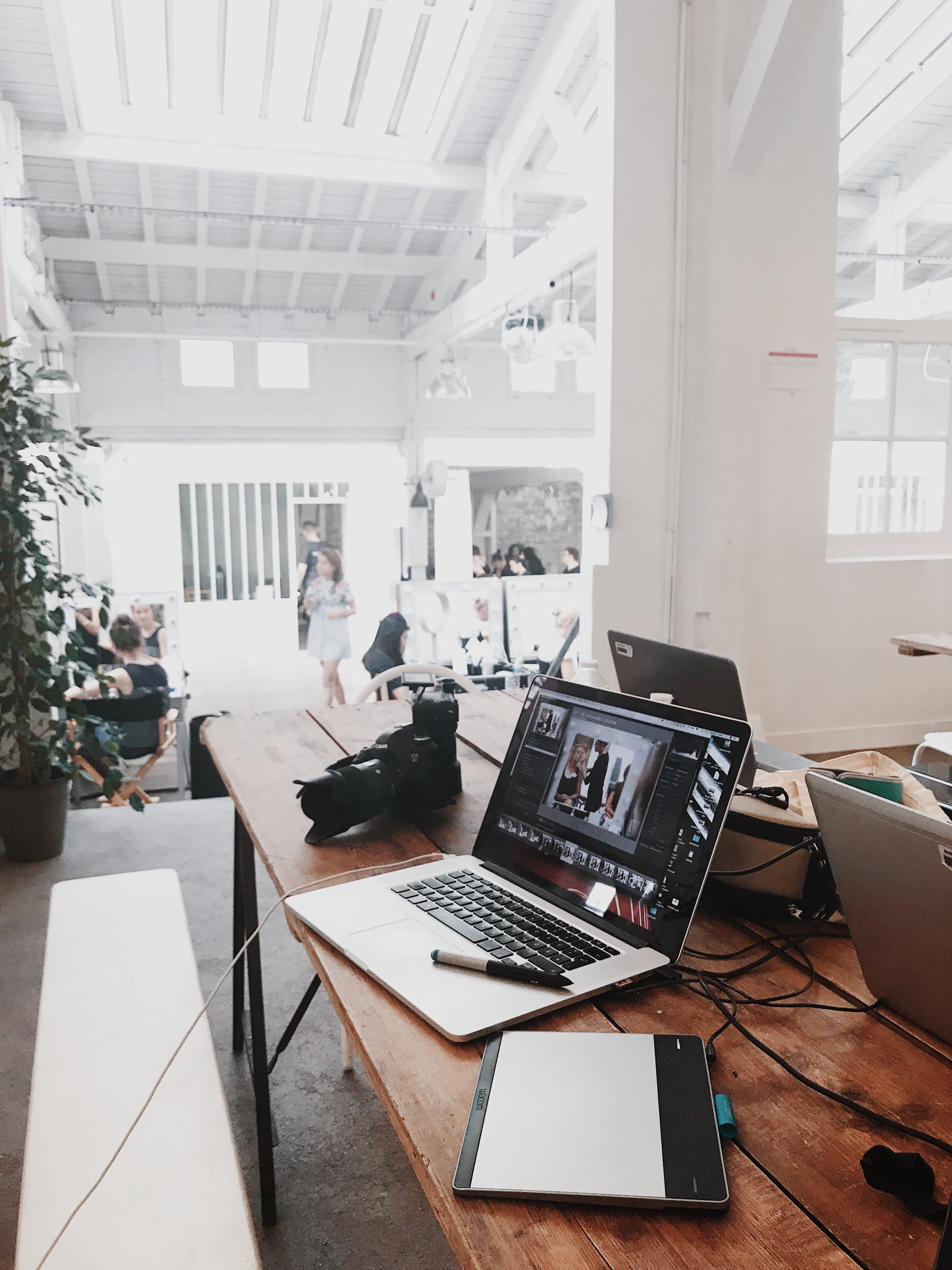 studio, room, connection, interior design, occupation, men, turned, desk, media, indoors, workplace, technology, window, working, office, magazine, models, Phone HD Wallpaper