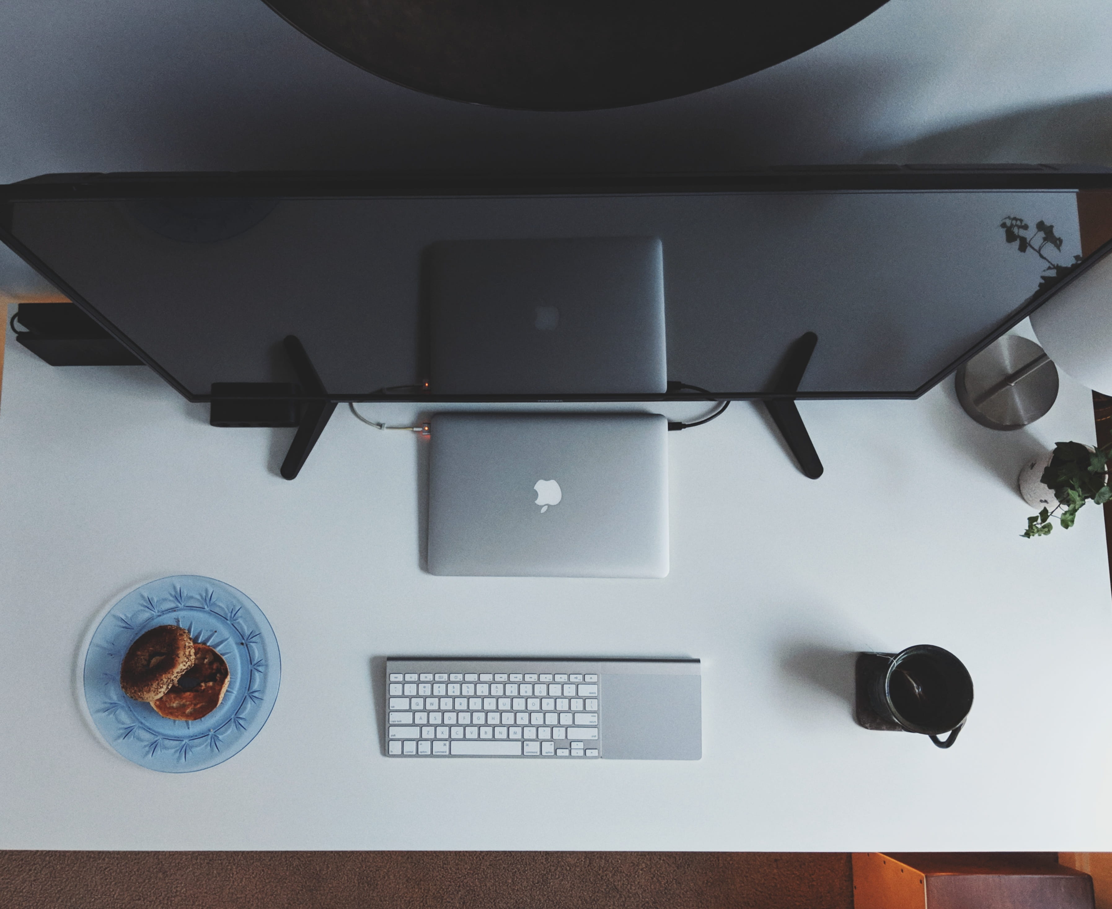 tea, desk setup, cup, computer mouse, silver, communication, still life, apple, food and drink, top down, magic trackpad, indoors, coffee - drink, magic, HD Wallpaper