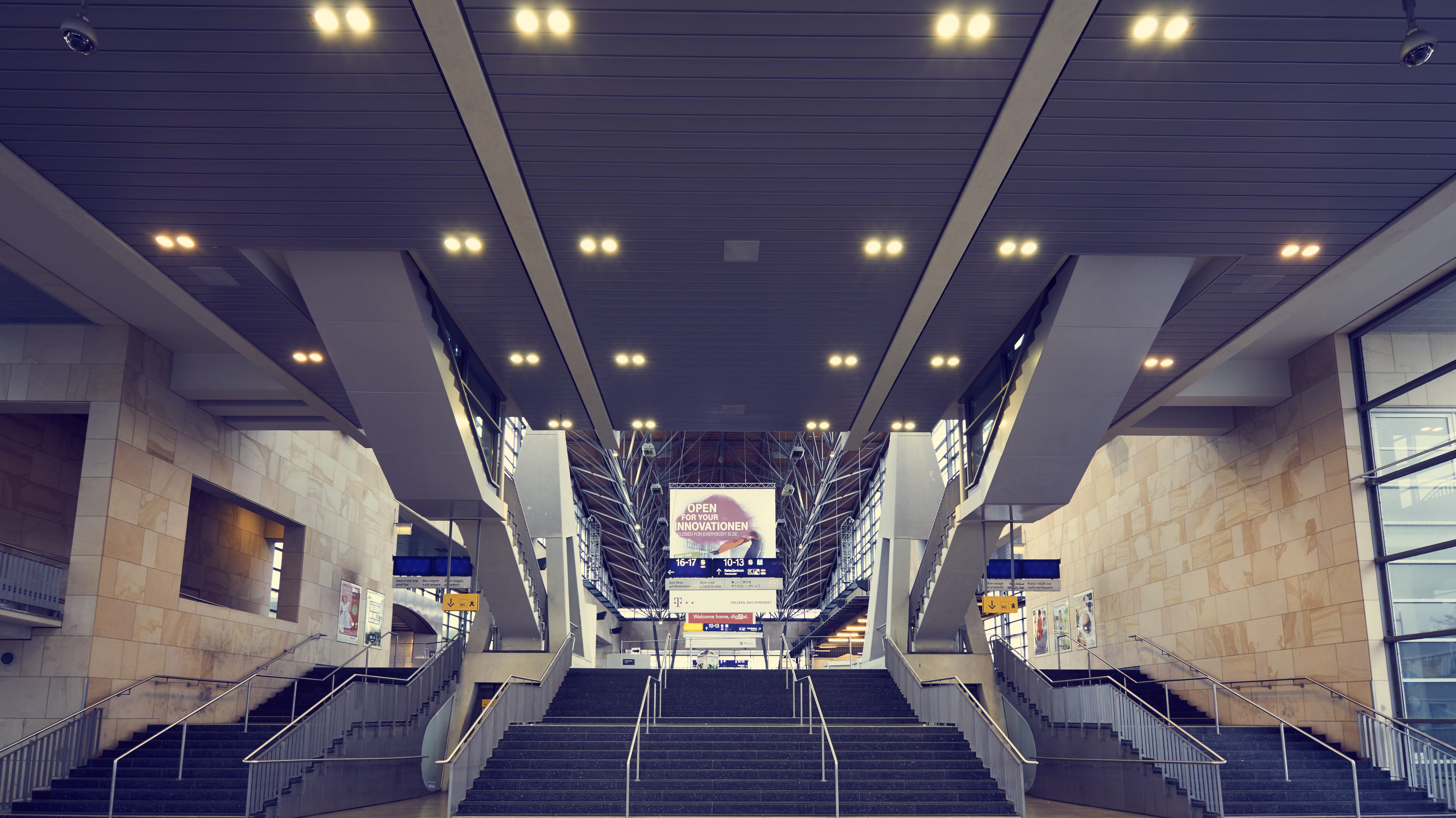 5K, electric light, modern, departure, indoors, airport, transportation, the way forward, technology, ceiling, step, building, stairs, lights, architecture, HD Wallpaper