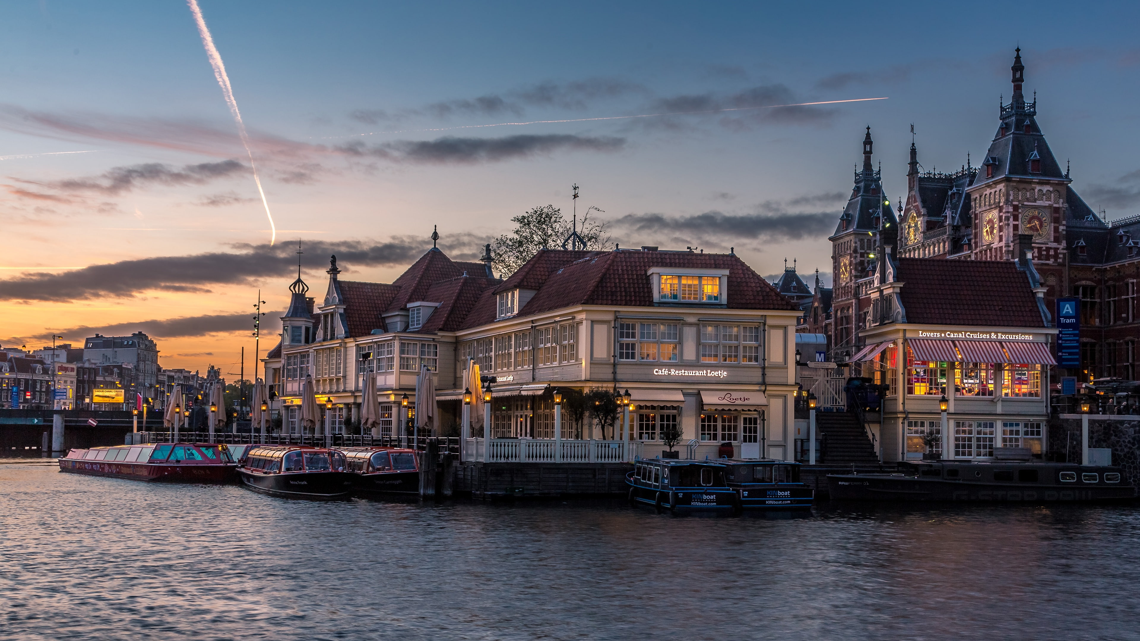 castle, water, lights, channel, landscape, clouds, home, view, Amsterdam, boats, the fence, a pleasure, the evening, the sky, Windows, twilight, pond, showcase, HD Wallpaper