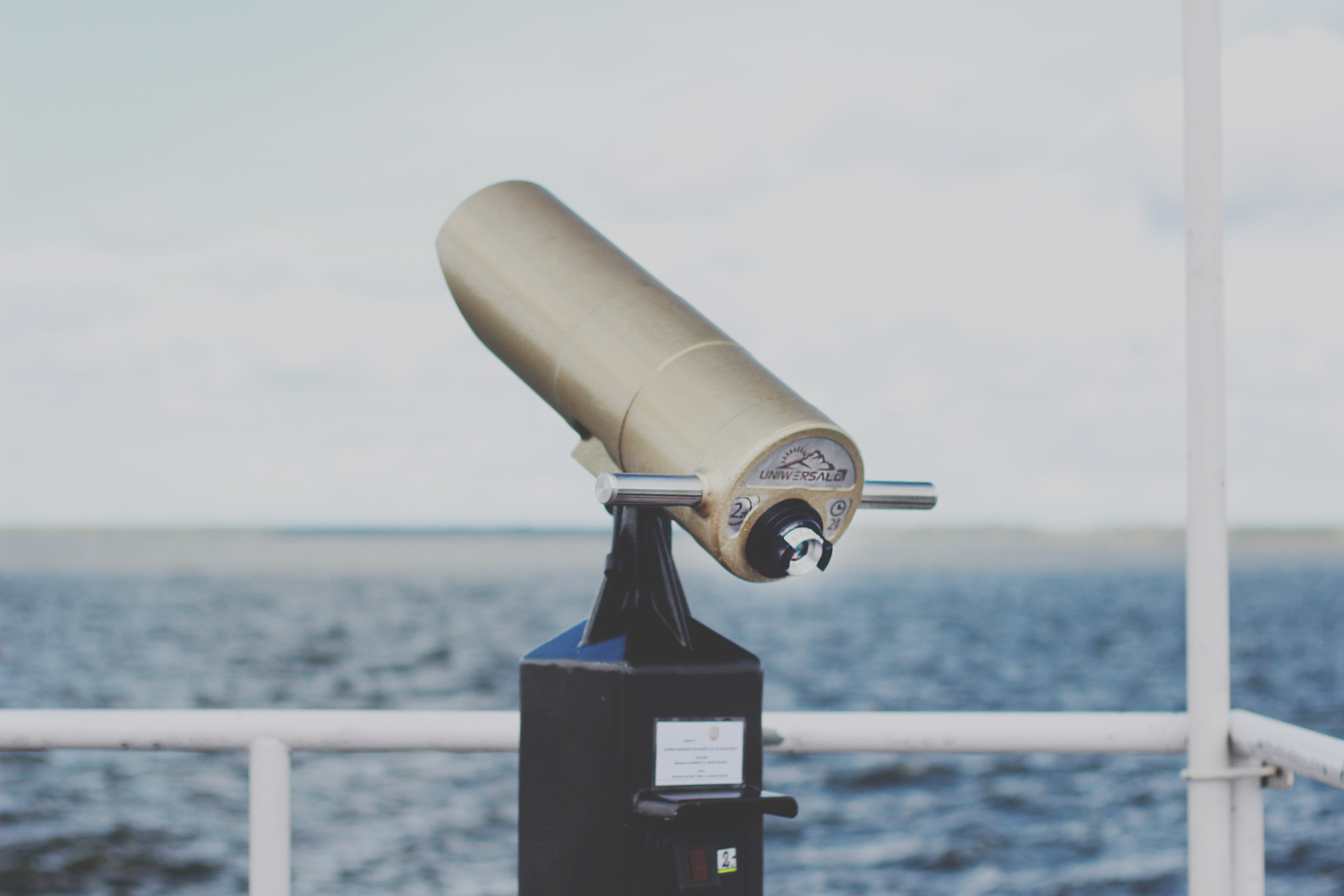 seascape, sea, daylight, 5K, coin operated, beach, outdoors, focus, ocean, technology, selective, binoculars, blur, railing, water, hand-held telescope, HD Wallpaper