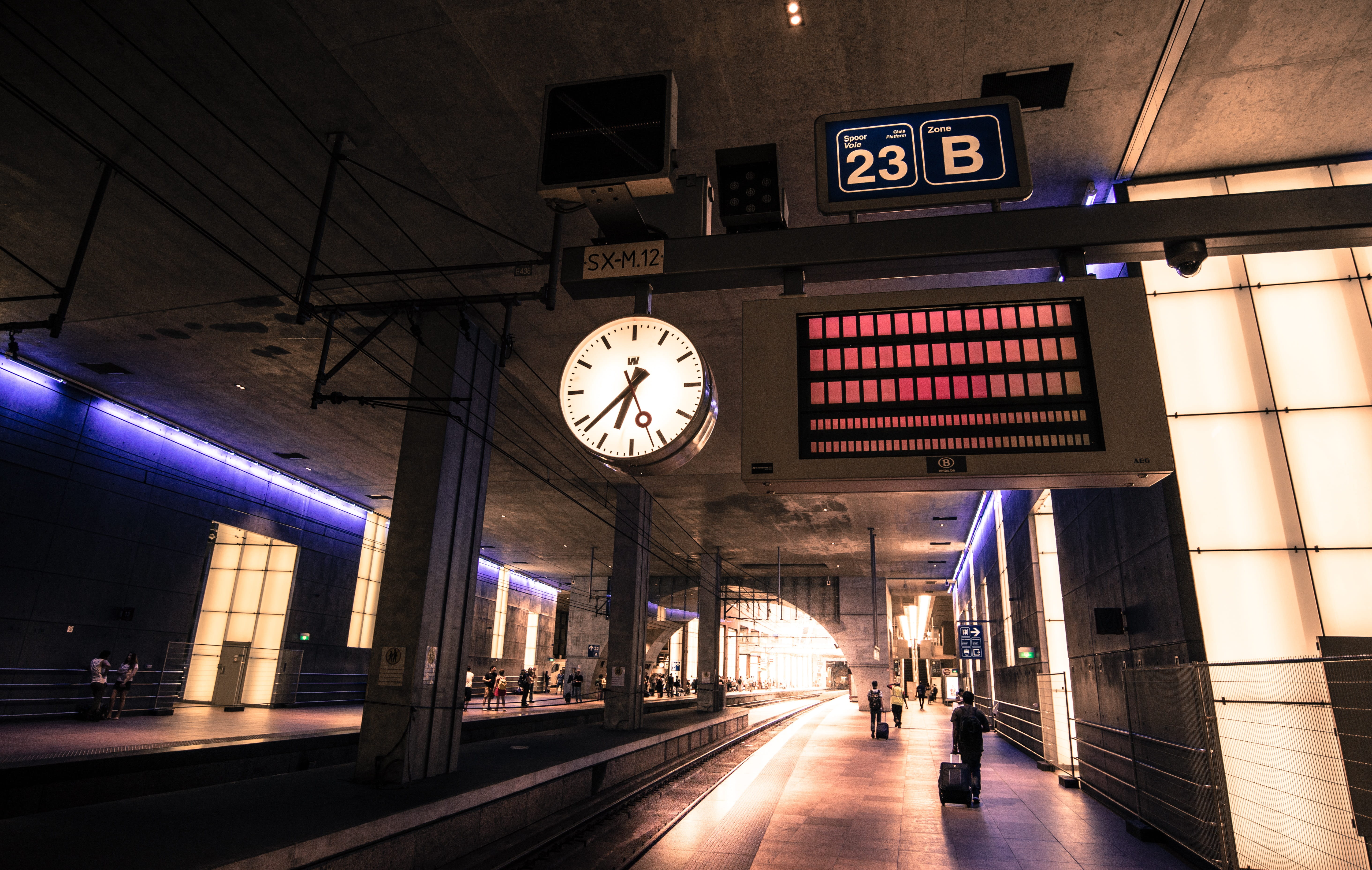 minute hand, walking, railway, transportation, transport, building exterior, time, terminal, railroad station, train, clock face, people, building, Antwerp, HD Wallpaper