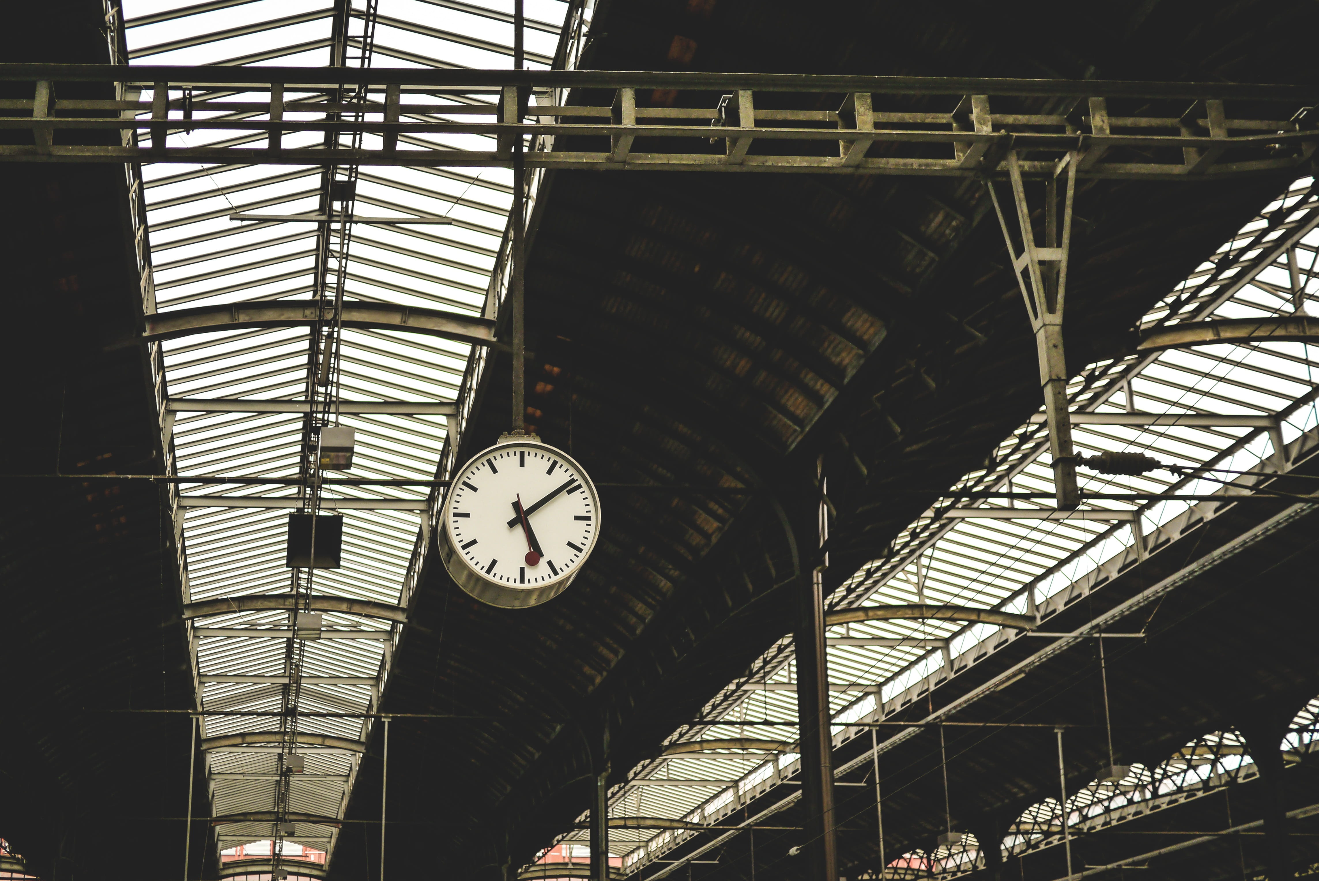 architecture, number, low angle view, ceiling, infrastructure, transportation, minute hand, indoors, instrument of time, establishment, clock face, no people, HD Wallpaper