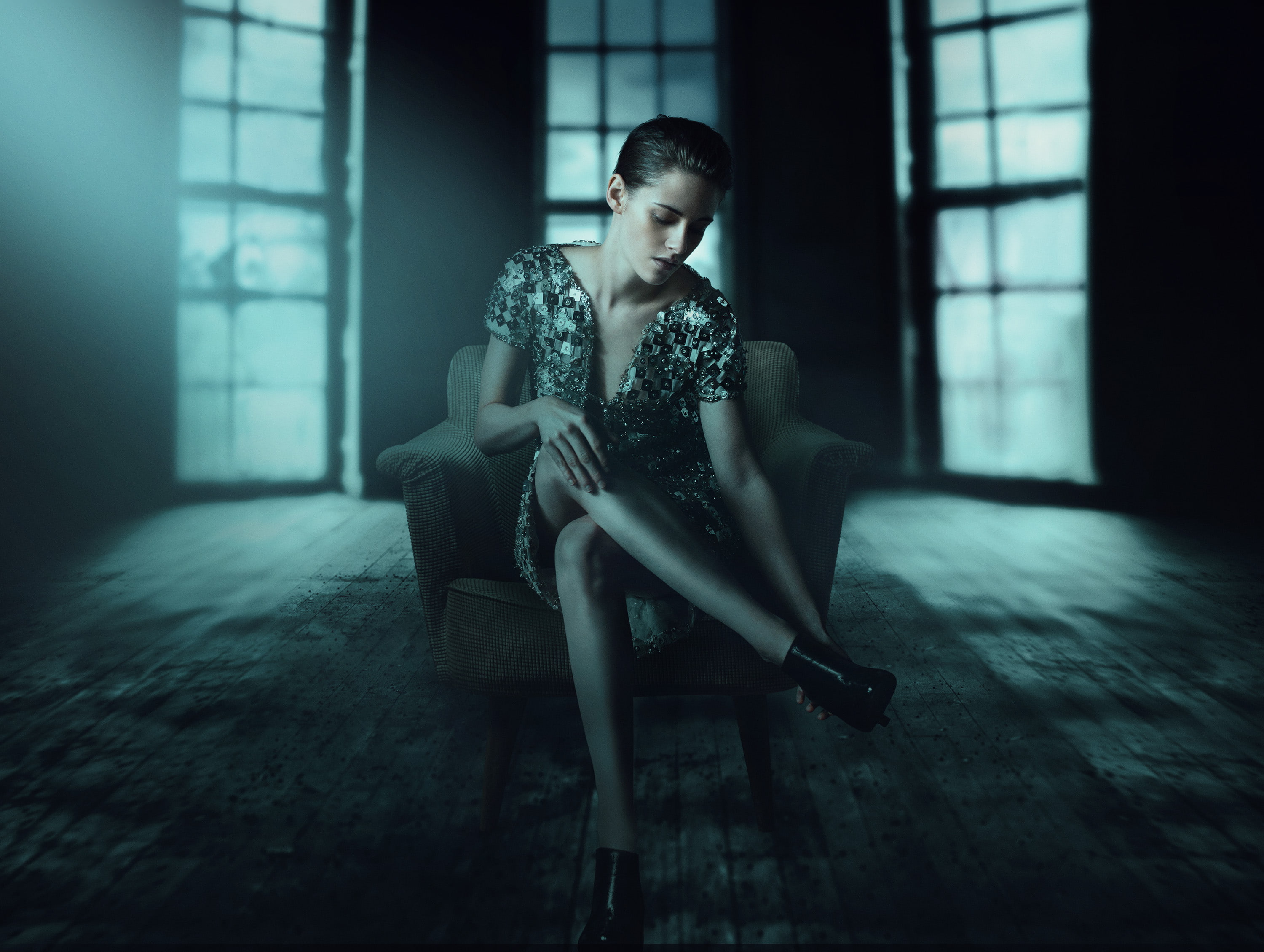 Kristen Stewart, wearing, brown, HD, 2K, sitting, leather, gray, dress, woman, black, booties, armchair, holding, Personal Shopper, HD Wallpaper