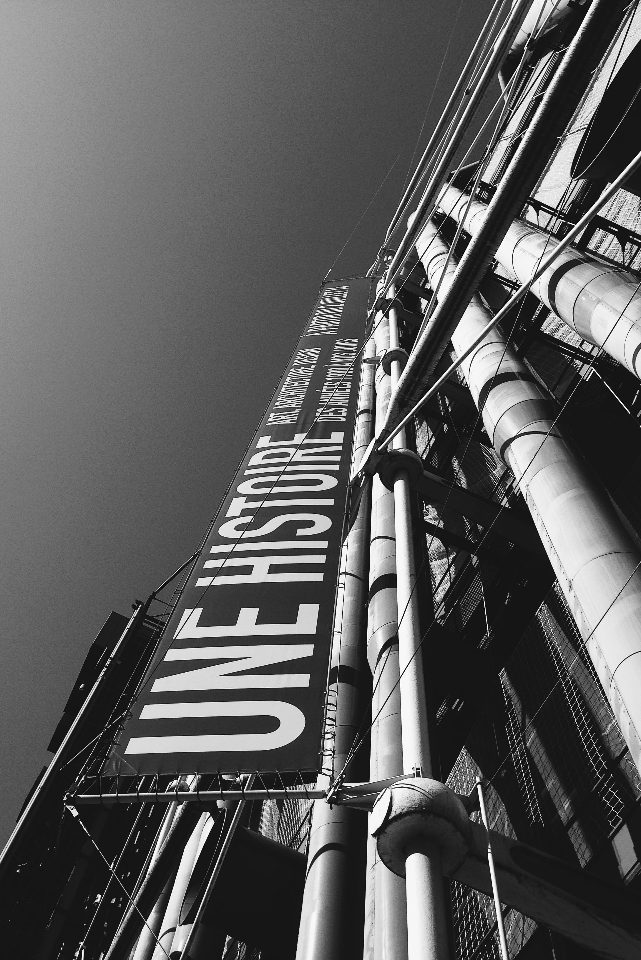 sky, paris, clear sky, outdoors, building exterior, tall - high, communication, building, metal, museum, alloy, industry, architecture, 2K, city, the centre pompidou, Phone HD Wallpaper