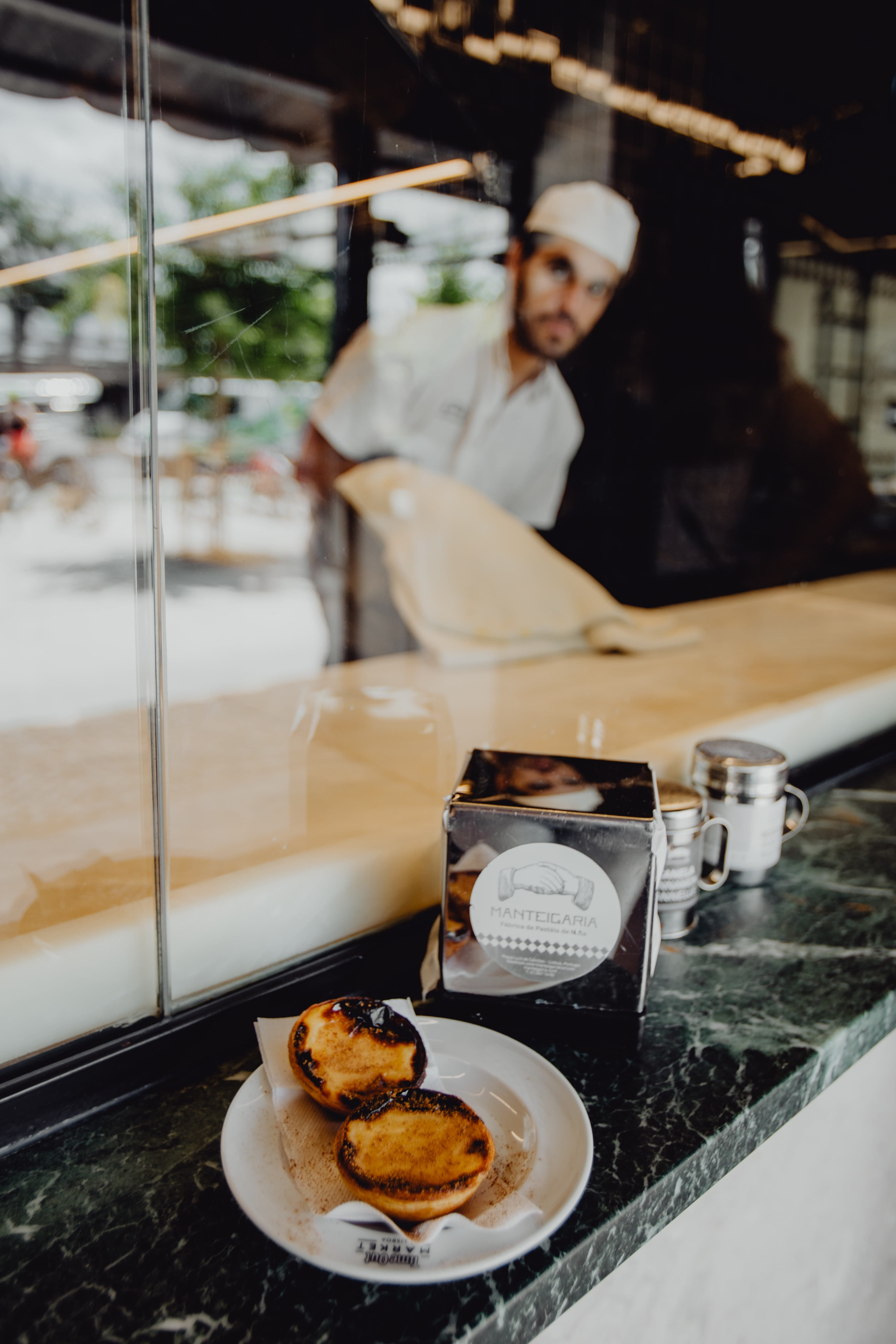 women, standing, lisbon, nata, tart, adult, dessert, portugal, Pastel de nata, lifestyles, portuguese, food and drink, custard tart, freshness, pastry, Phone HD Wallpaper