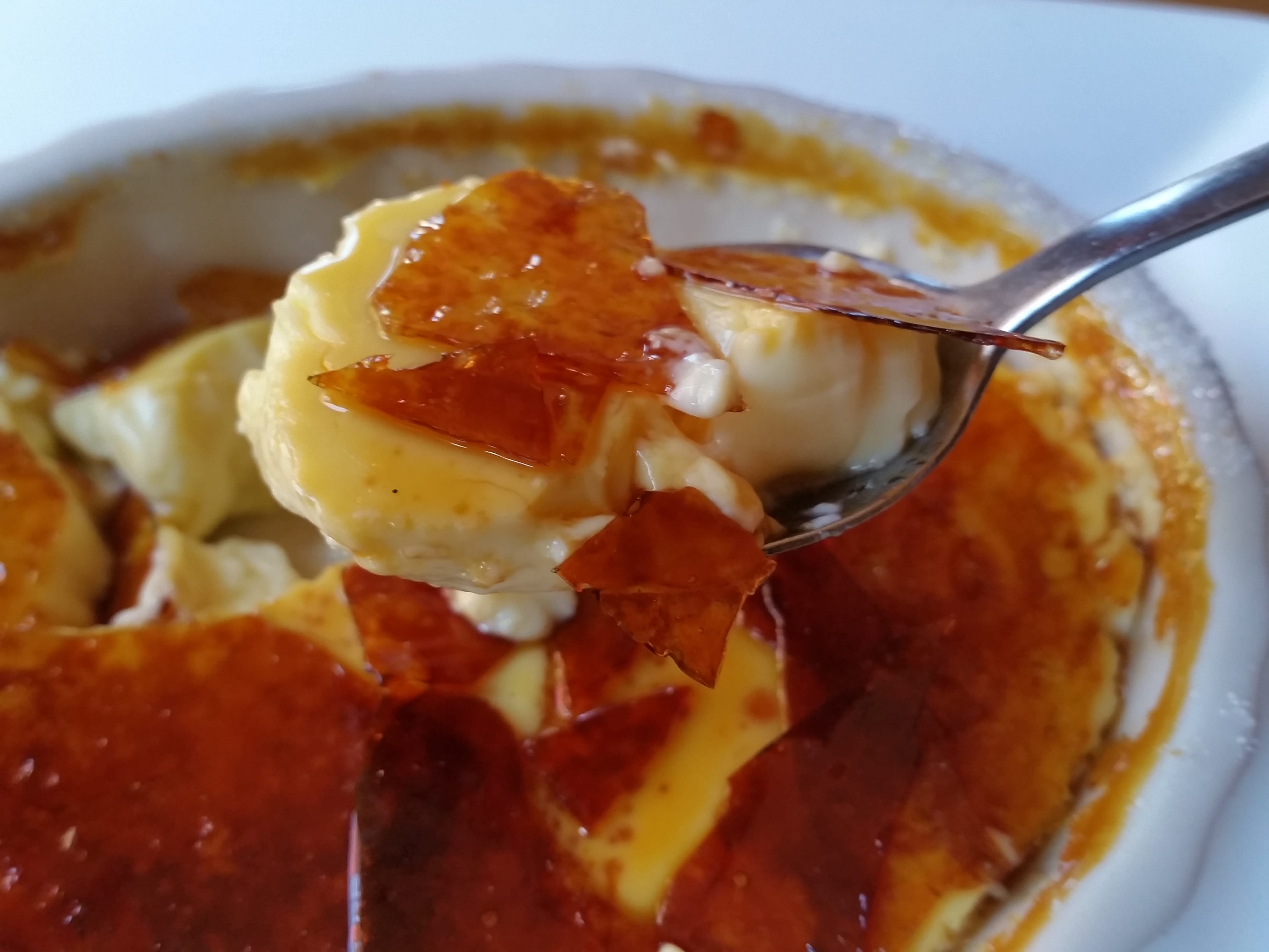 breakfast, caramel, dessert, indulgence, close-up, eating utensil, dairy product, sweet, custard dessert, 4K, sweet food, creme brulee, burnt cream, kitchen utensil, HD Wallpaper