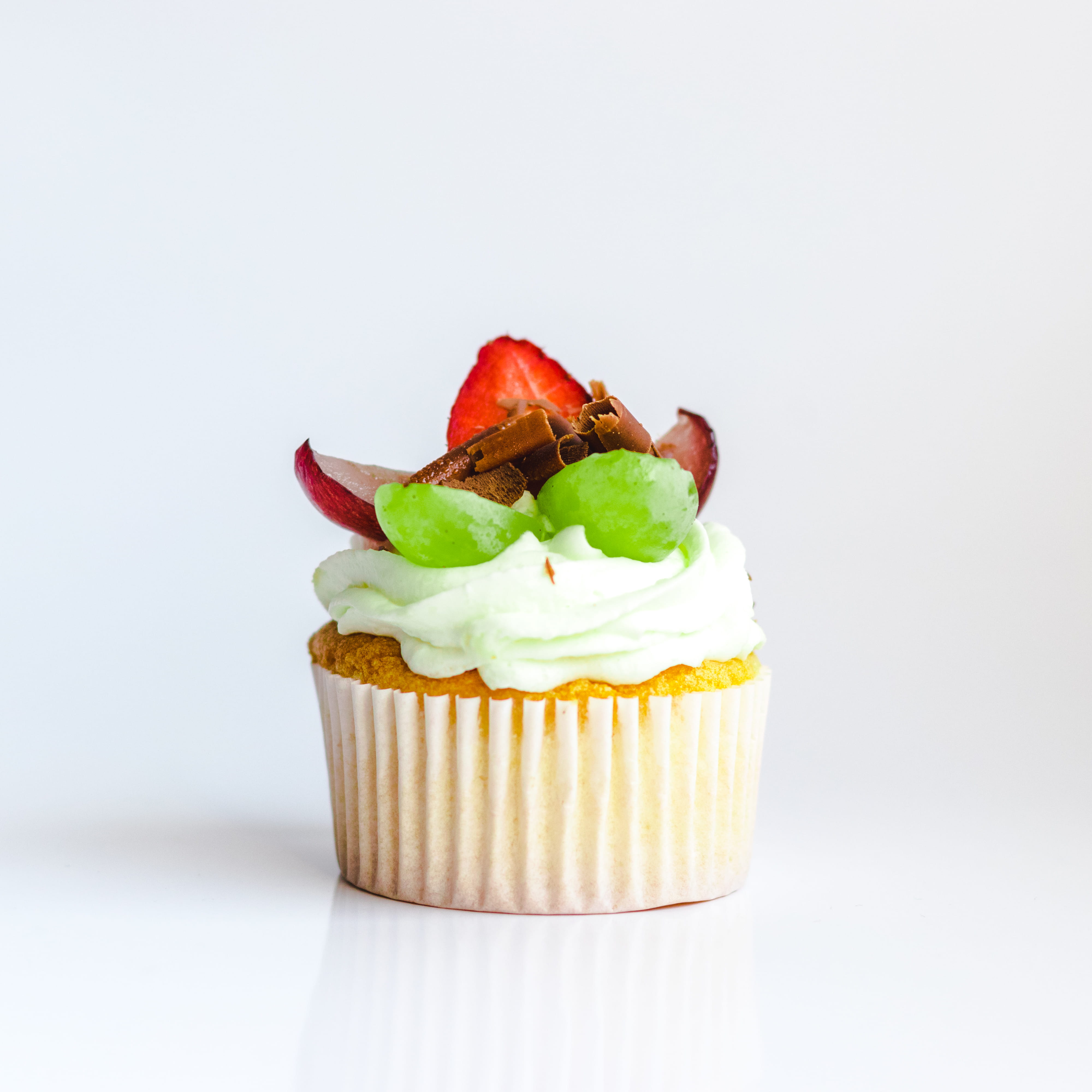food and drink, sweets, pastry, custard, indoors, yellow, freshness, white, sweet food, creamy, ready-to-eat, fruit, white background, copy space, cake, Phone HD Wallpaper