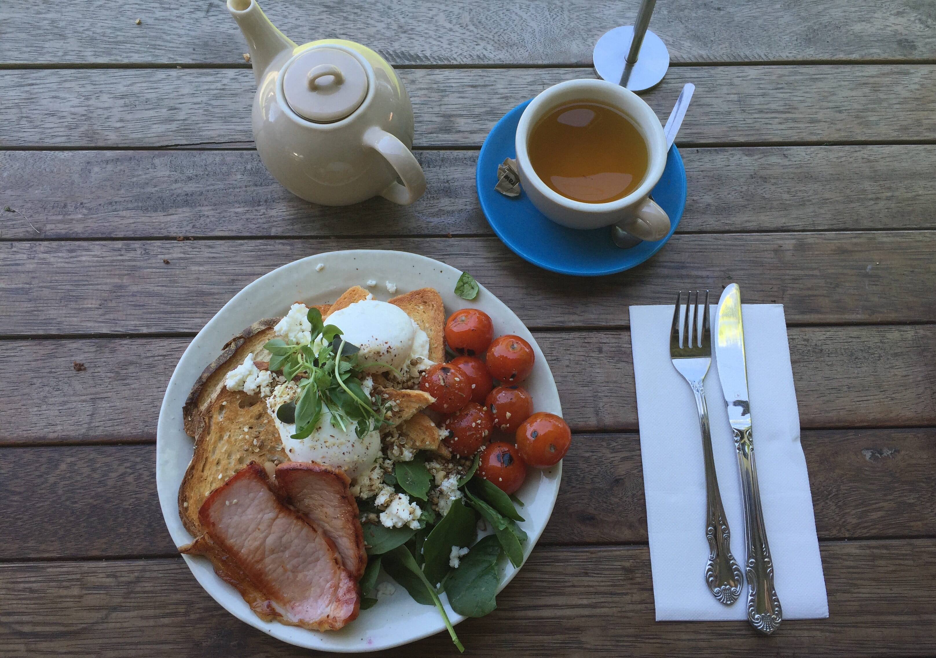 tomato, wood - material, food and drink, spinach, freshness, grain, meal, drink, blue, food, crockery, eating utensil, meat, refreshment, breakfast, ready-to-eat, HD Wallpaper