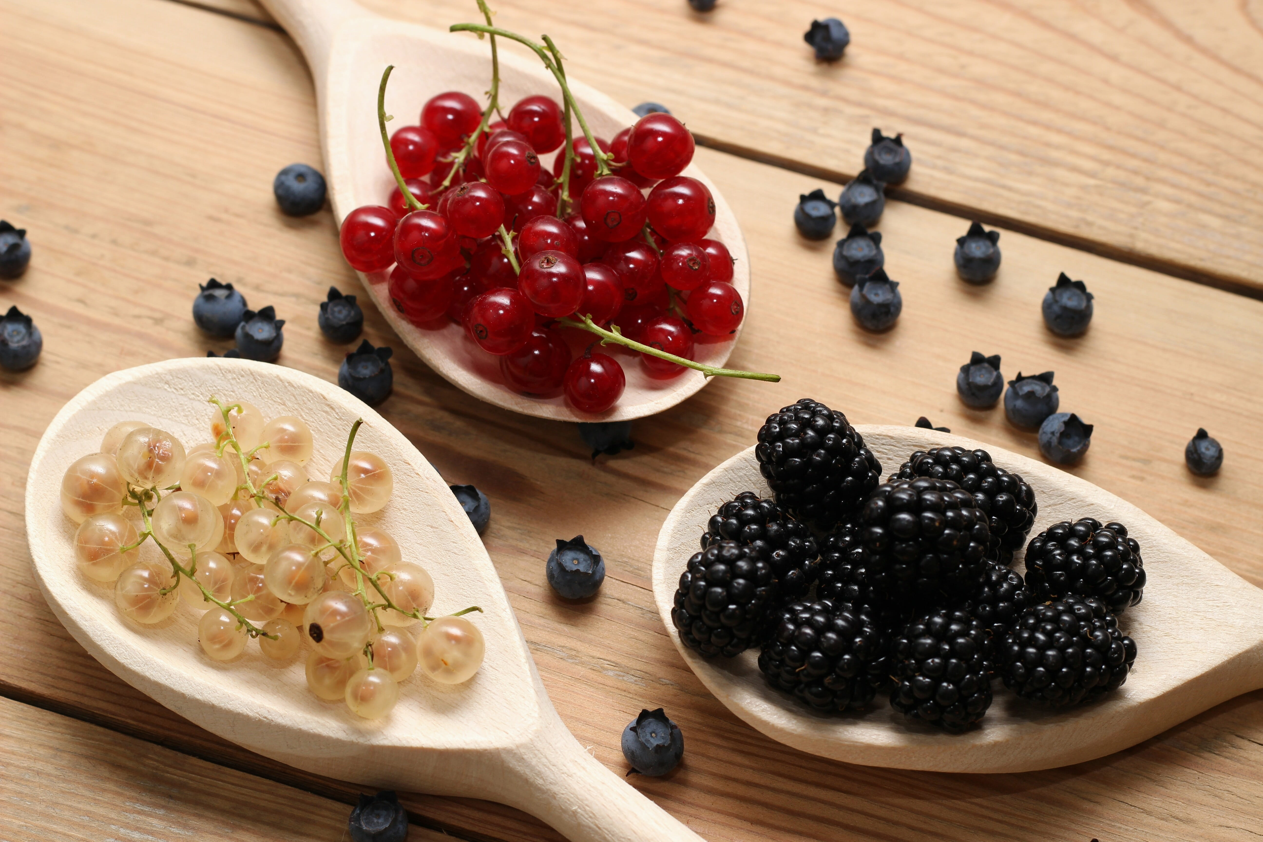 blackberry - fruit, indoors, wood - material, freshness, fruit tart, cake, blueberry, table, high angle view, food and drink, berries, currants, wood, fruity, HD Wallpaper