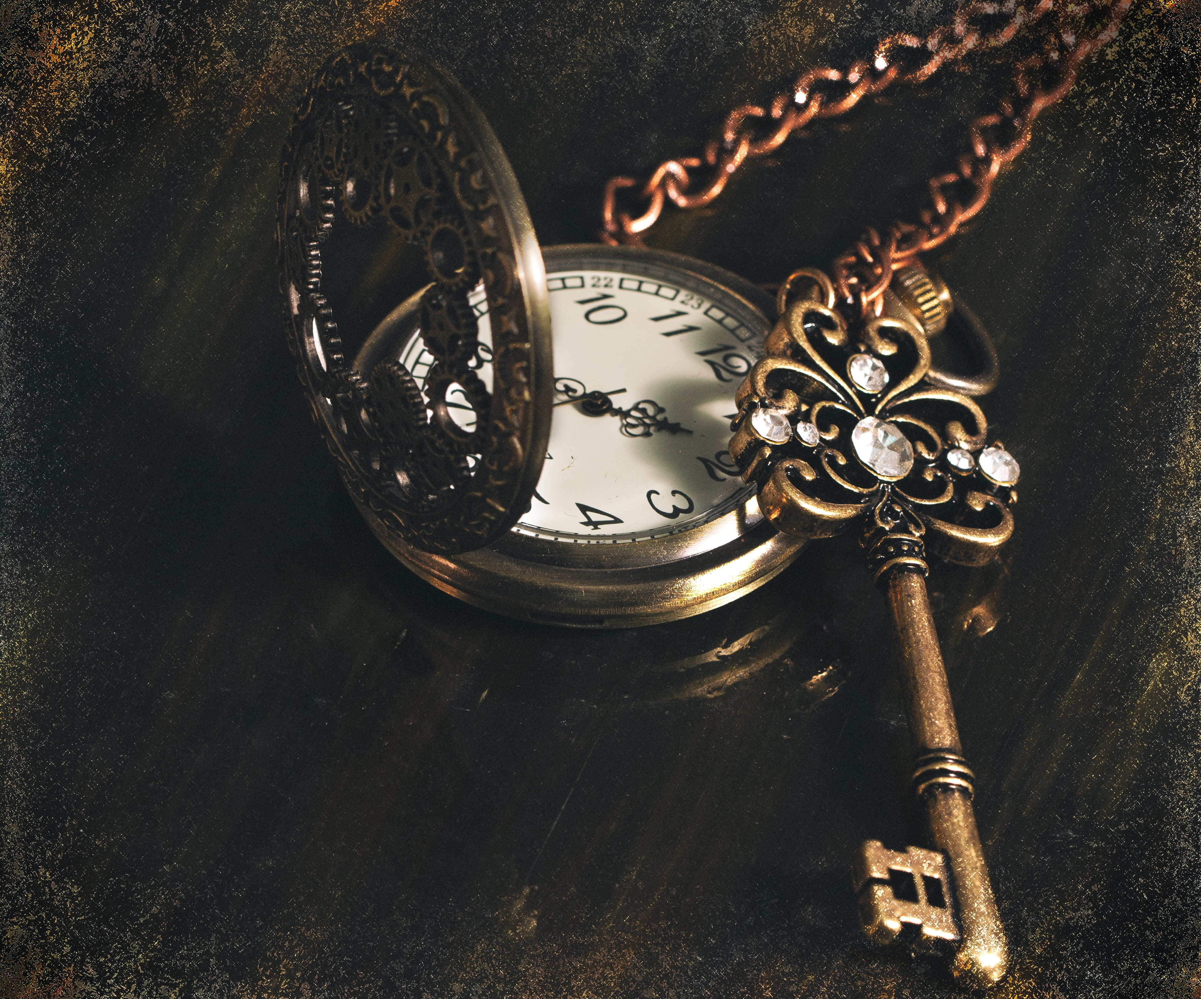retro styled, luxury, 4K, close-up, no people, design, bronze, still life, steampunk, chain, gold colored, metal, indoors, timepiece, brown, silver colored, HD Wallpaper
