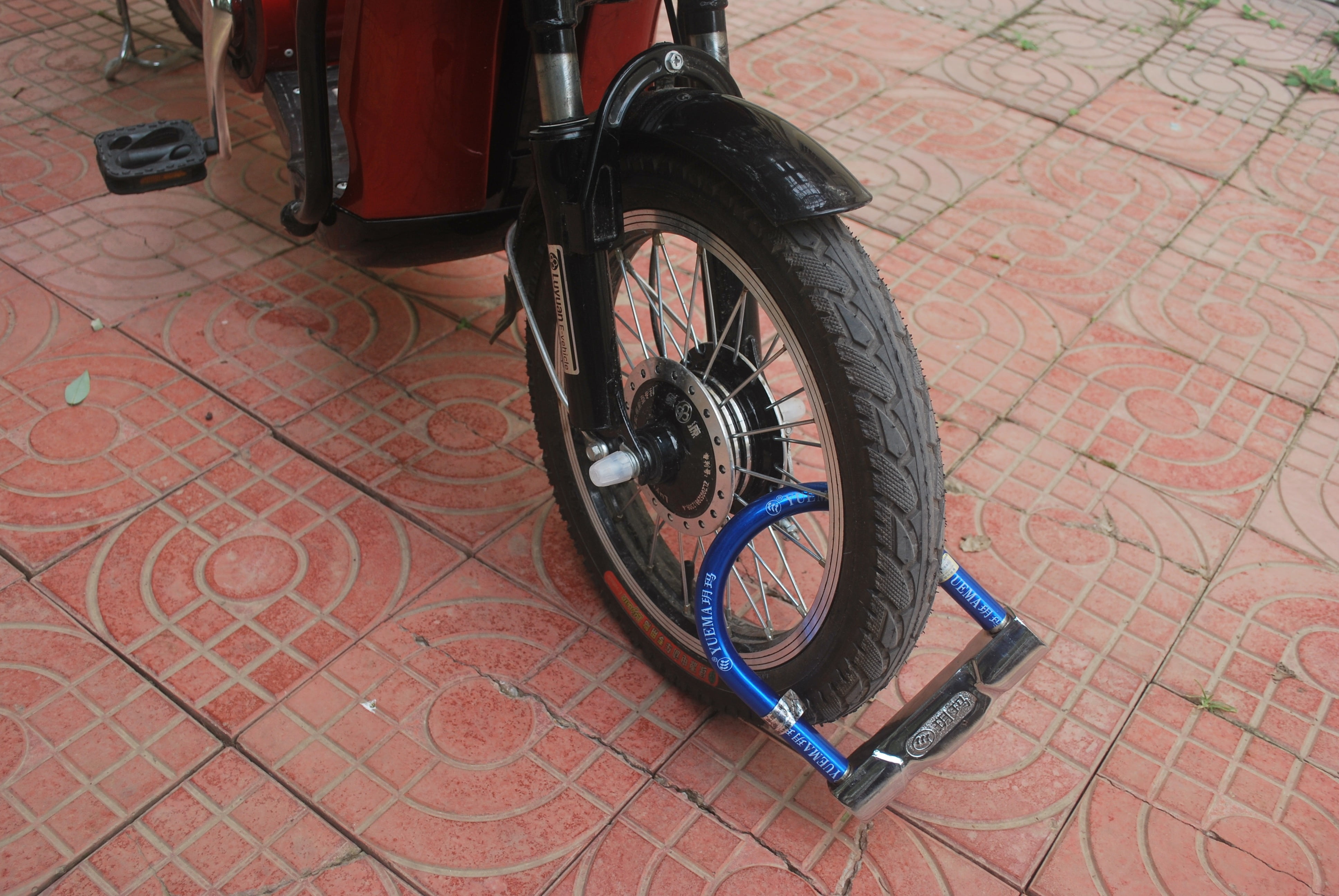 day, restraint, low section, tiled floor, secure, tile, 4K, wheel, land vehicle, wheelchair, paving stone, flooring, high angle view, stone, safe, tire, HD Wallpaper