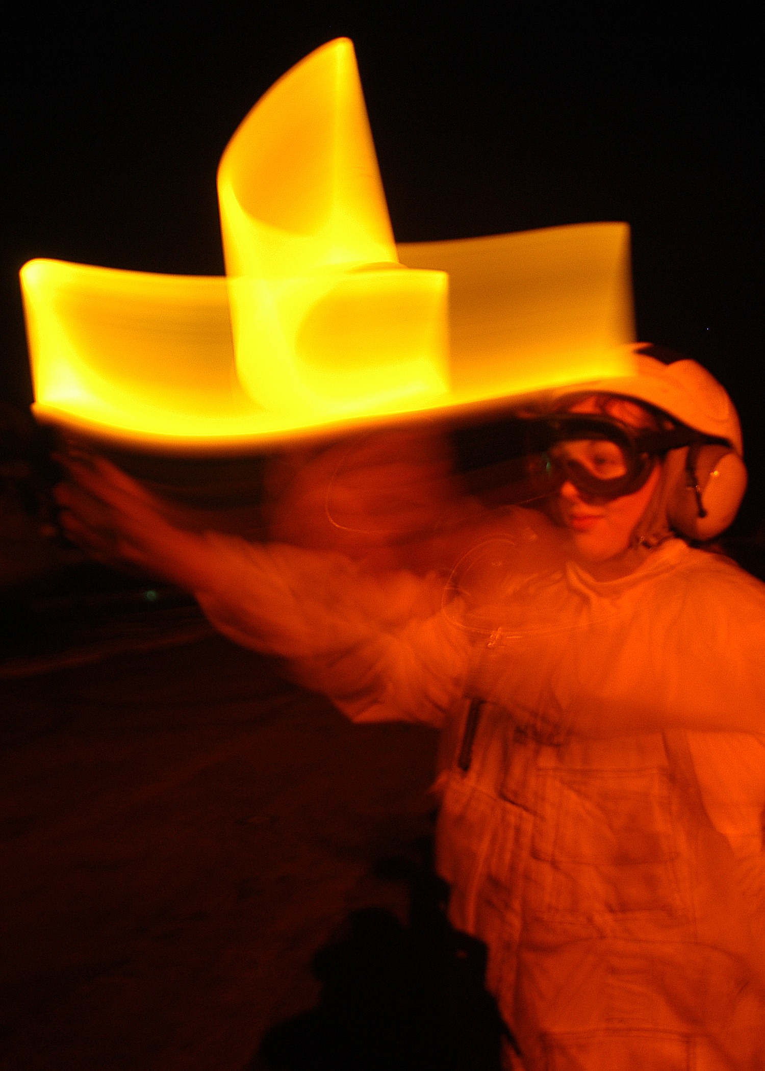 celebration, military, signals, smiling, glowing, indoors, real people, signaling, flame, human arm, colors, outside, evening, motion, lifestyles, fire, Phone HD Wallpaper
