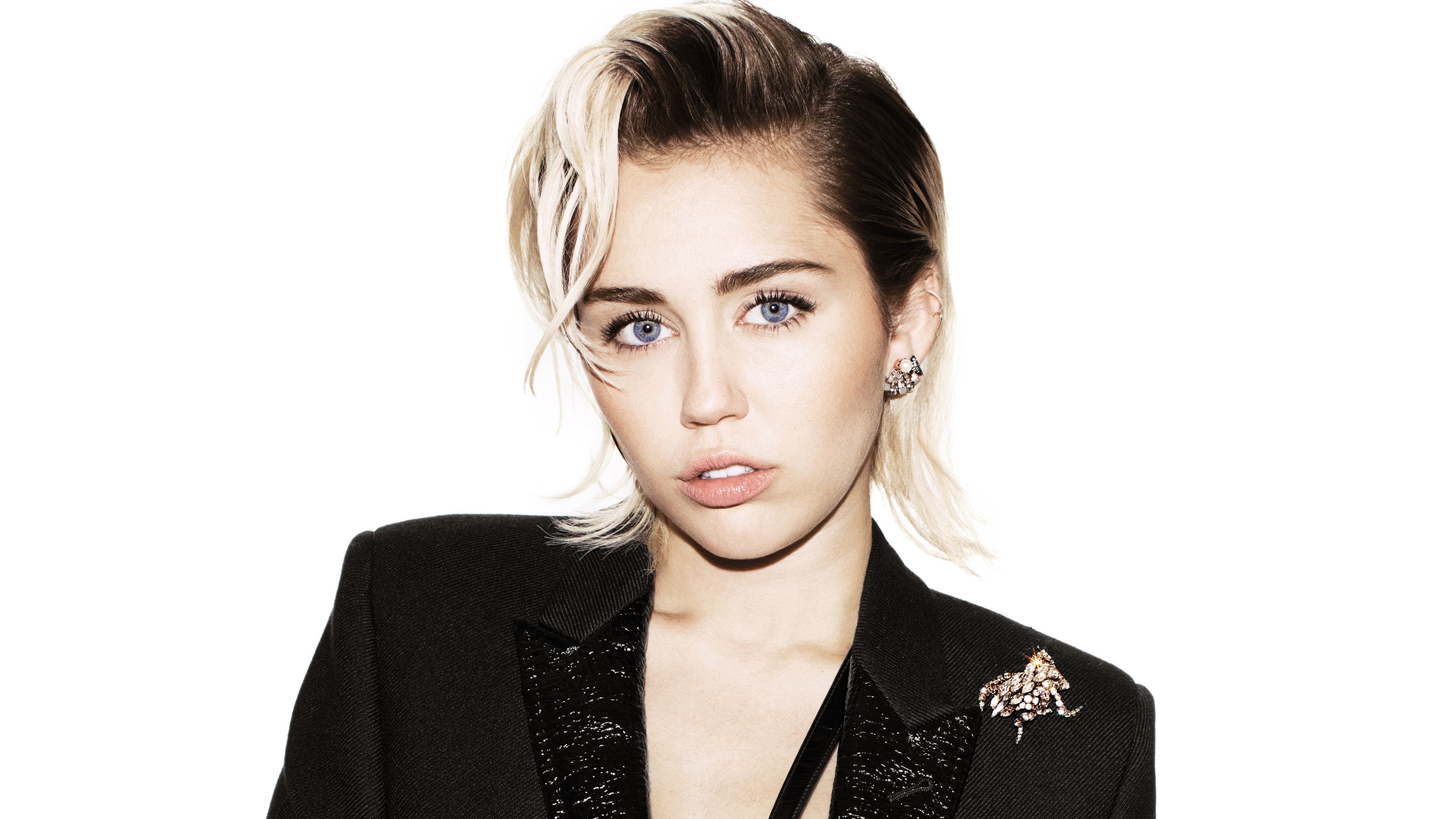 young women, studio shot, portrait, females, one person, beauty, Miley Cyrus, hairstyle, beautiful woman, front view, hair, young adult, 5K, headshot, HD Wallpaper
